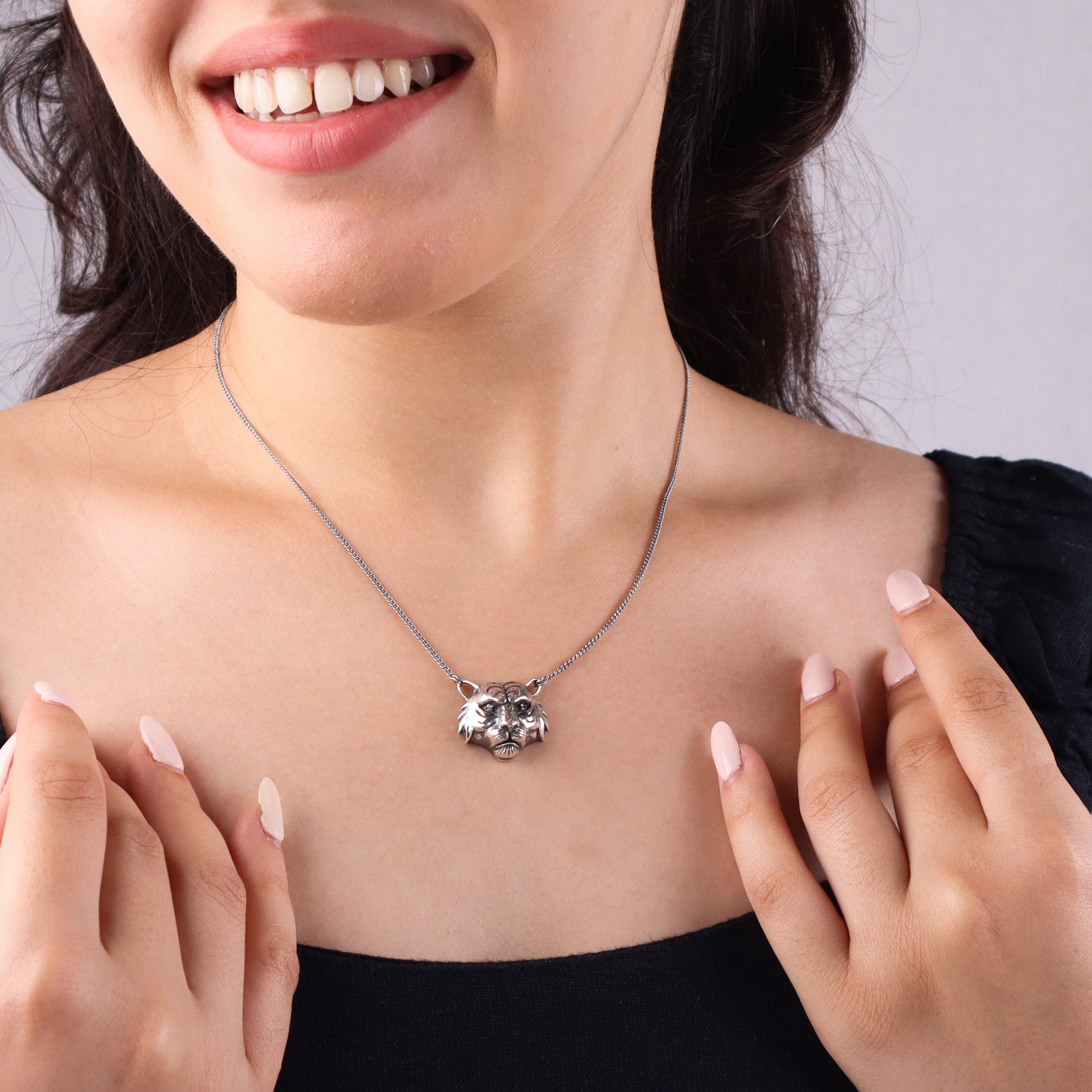 Silver Tiger pendant with chain