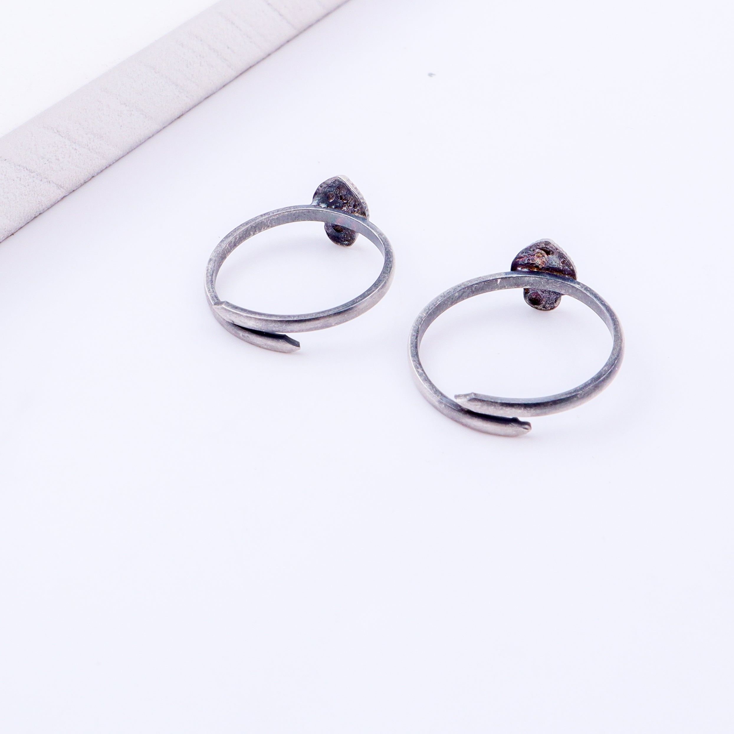 Tiny Silver Adjustable Leaf Toe Ring