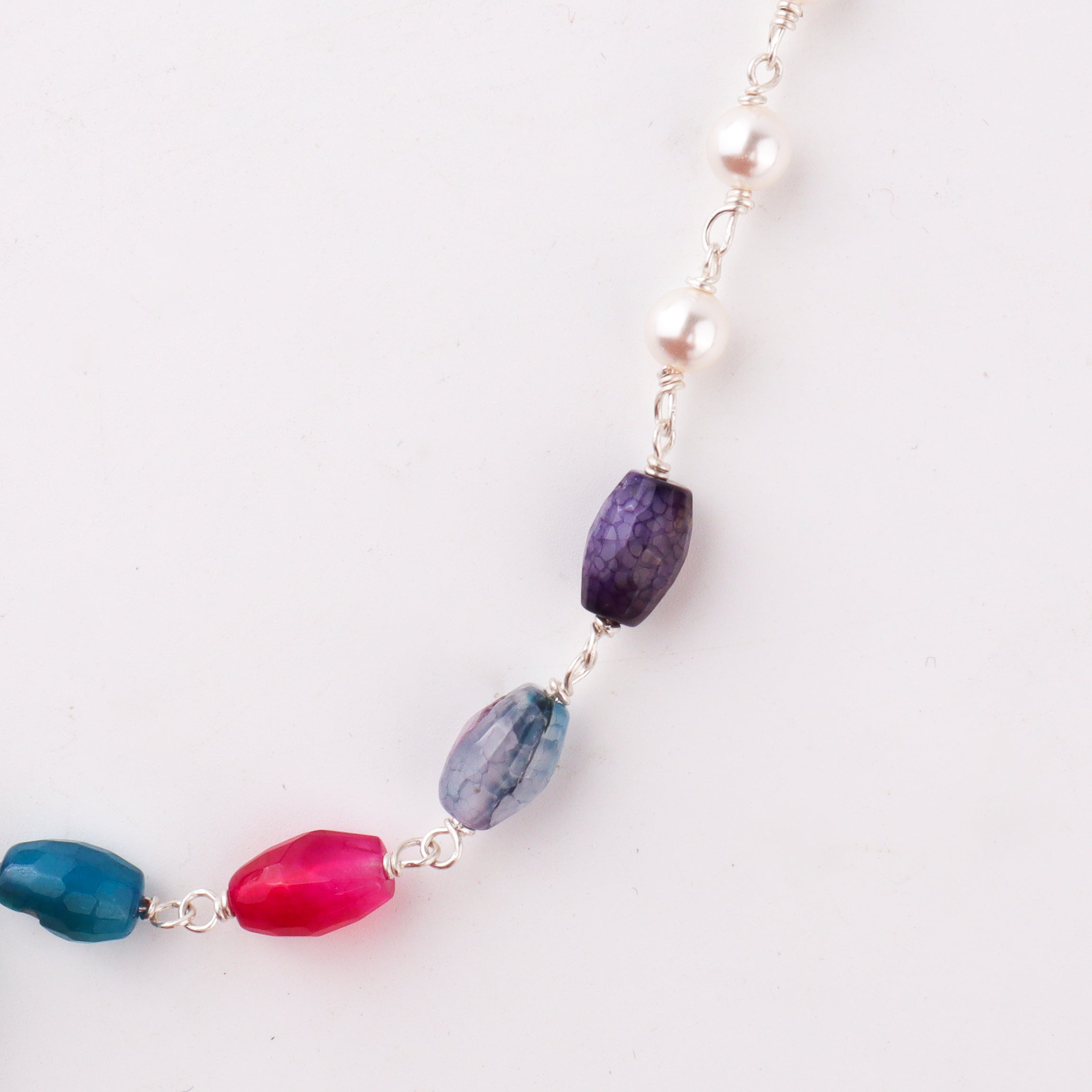 Statement multicolor pearl necklace design