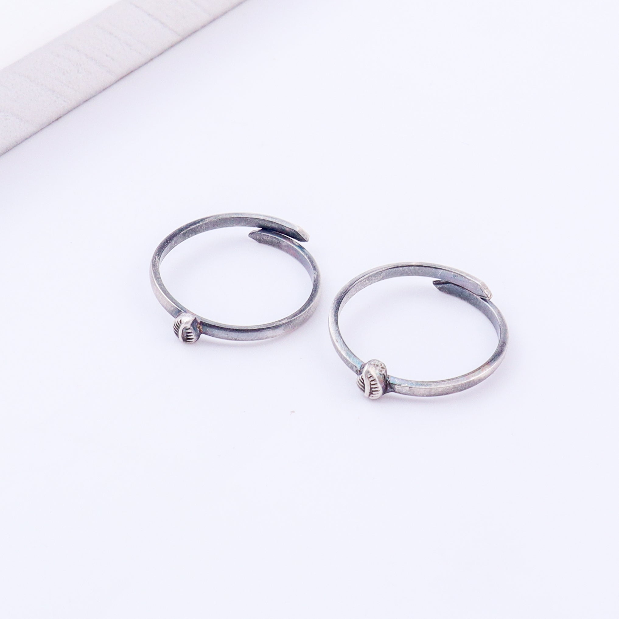 Tiny Silver Adjustable Leaf Toe Ring