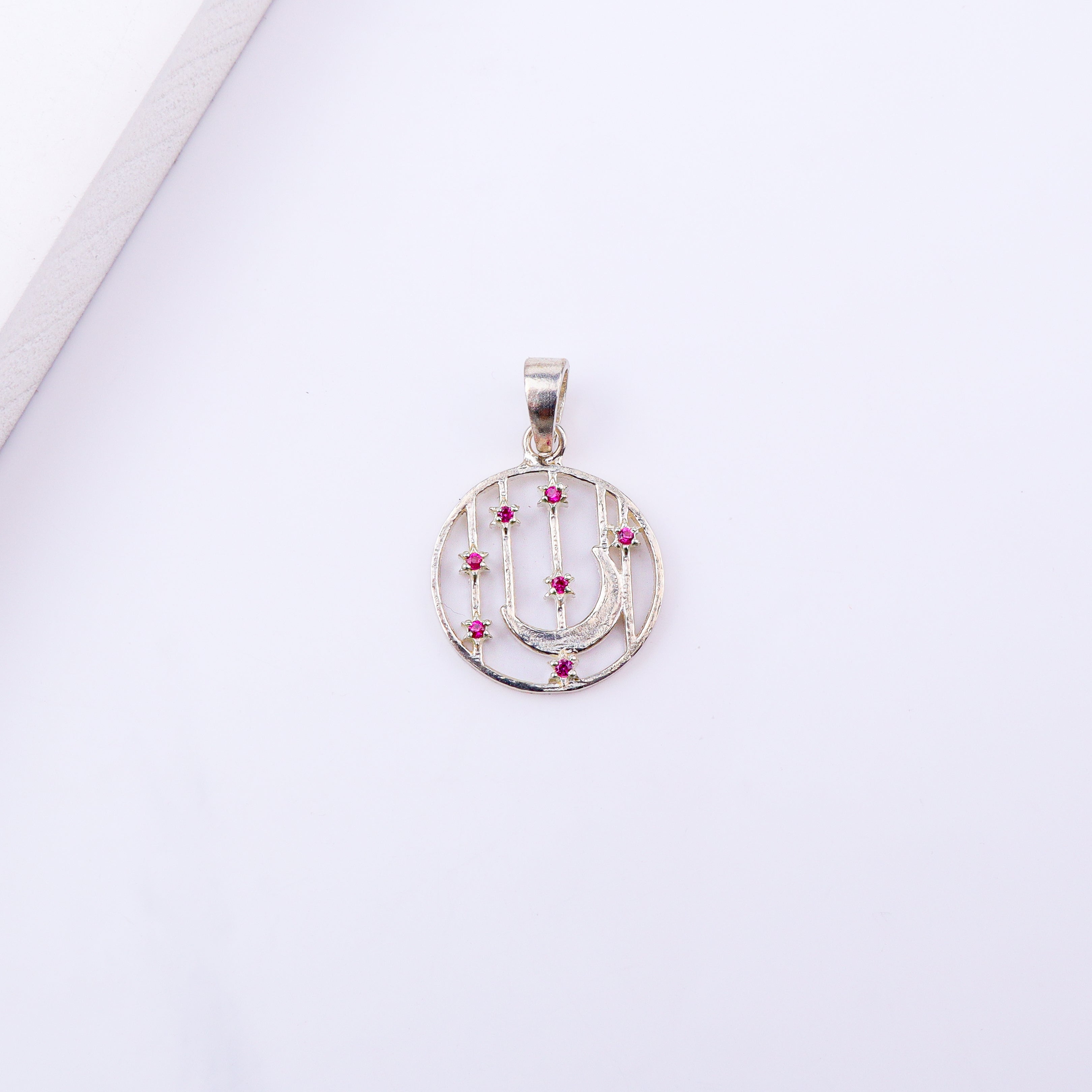 Lukachupi Chaandtare Pendant With Chain