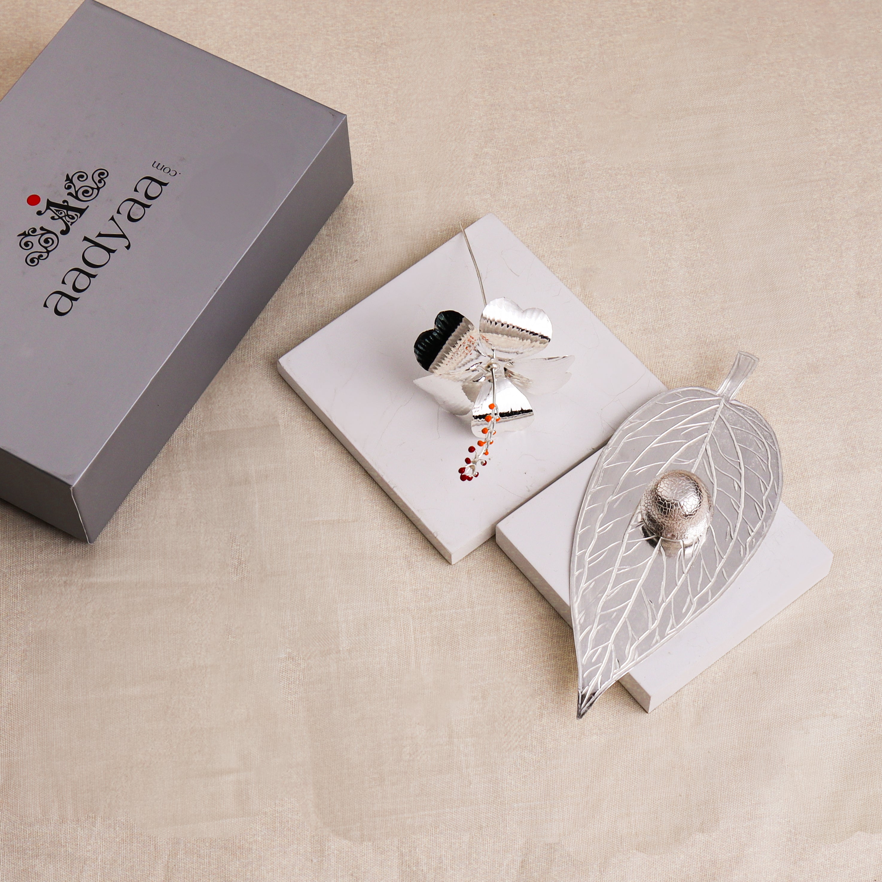 Silver Gift Set : Big Paan Supari and Jaswand Flower