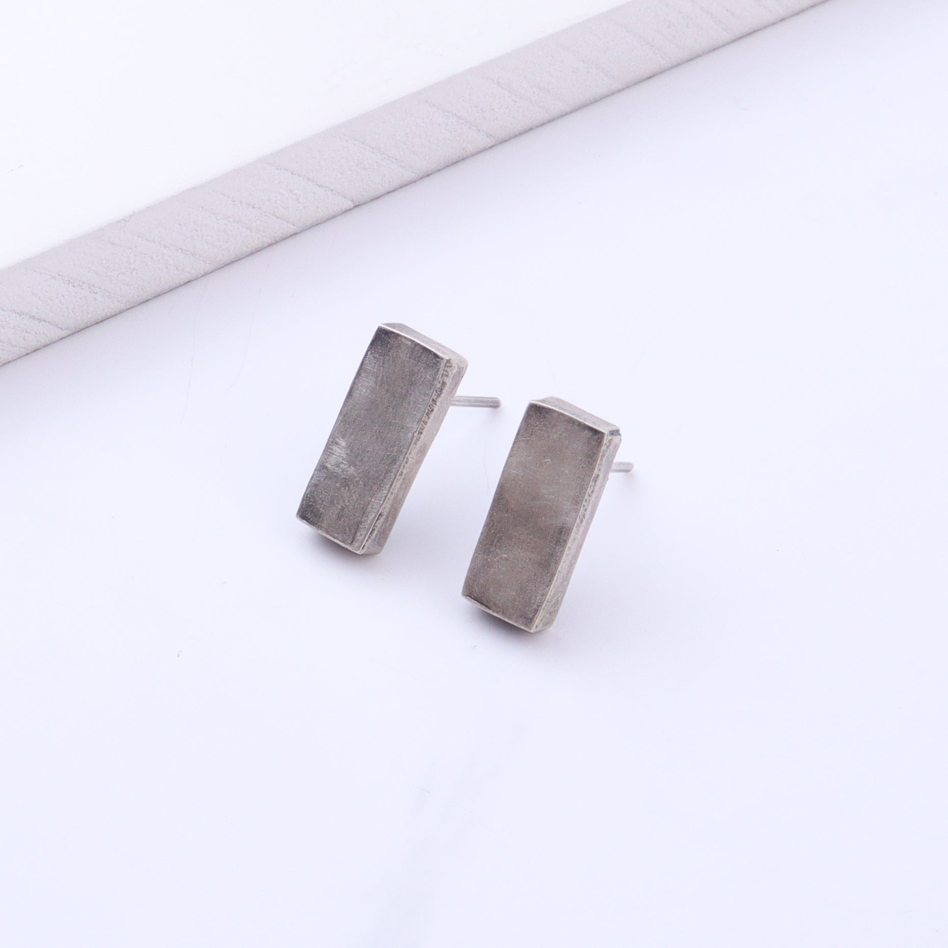 Silver rectangular earrings