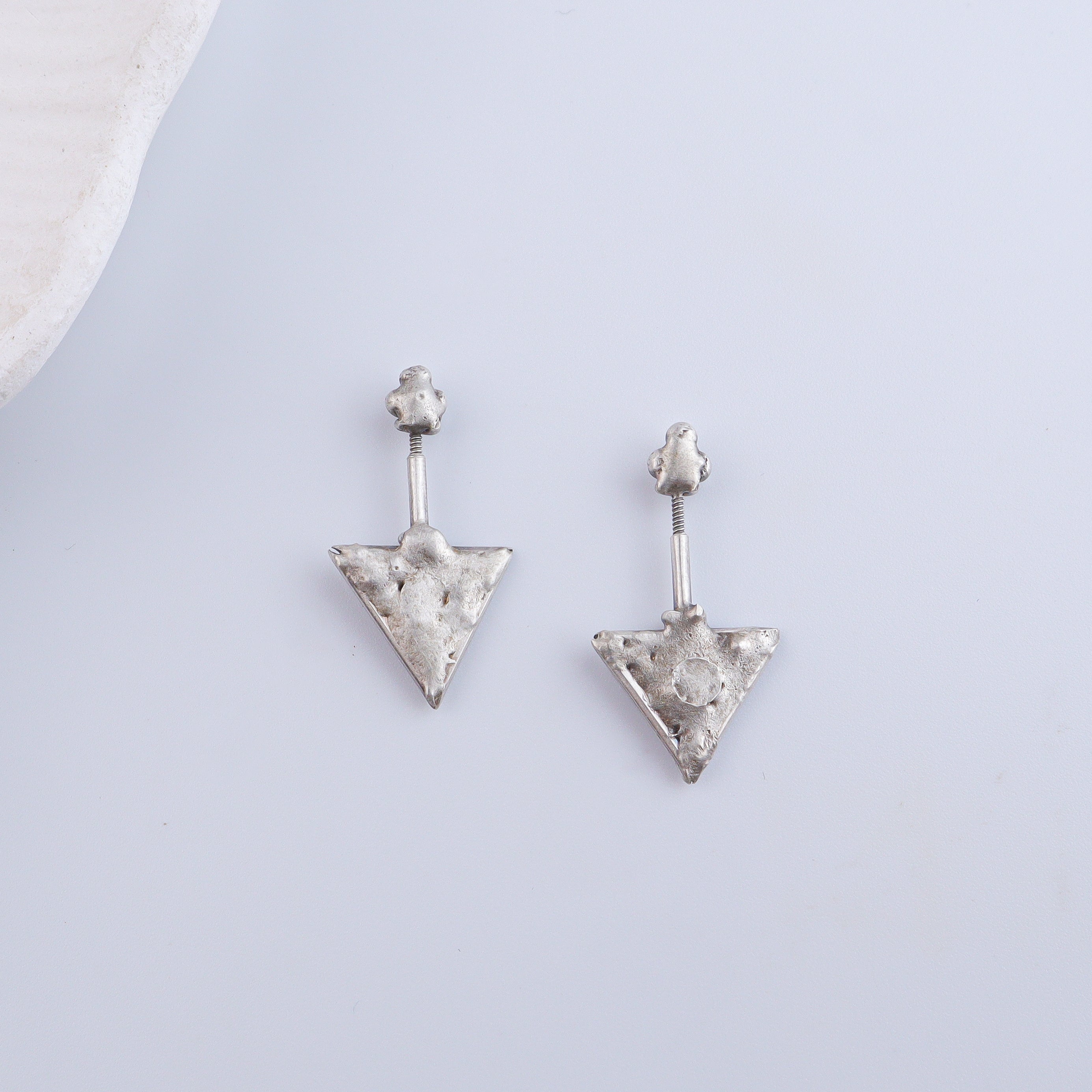 Triangle Bugadi (Pierced)