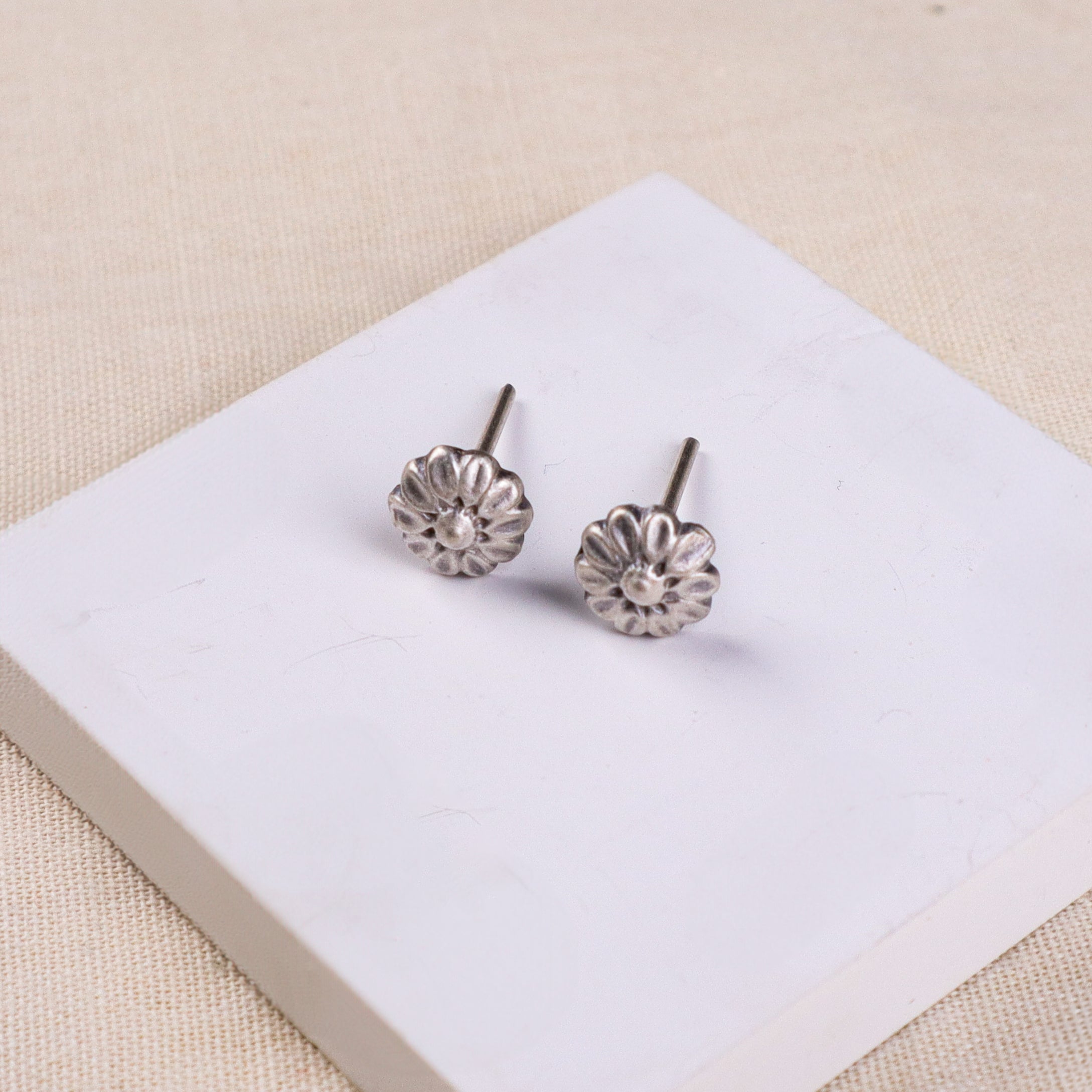 Silver Leafy Crown Stud