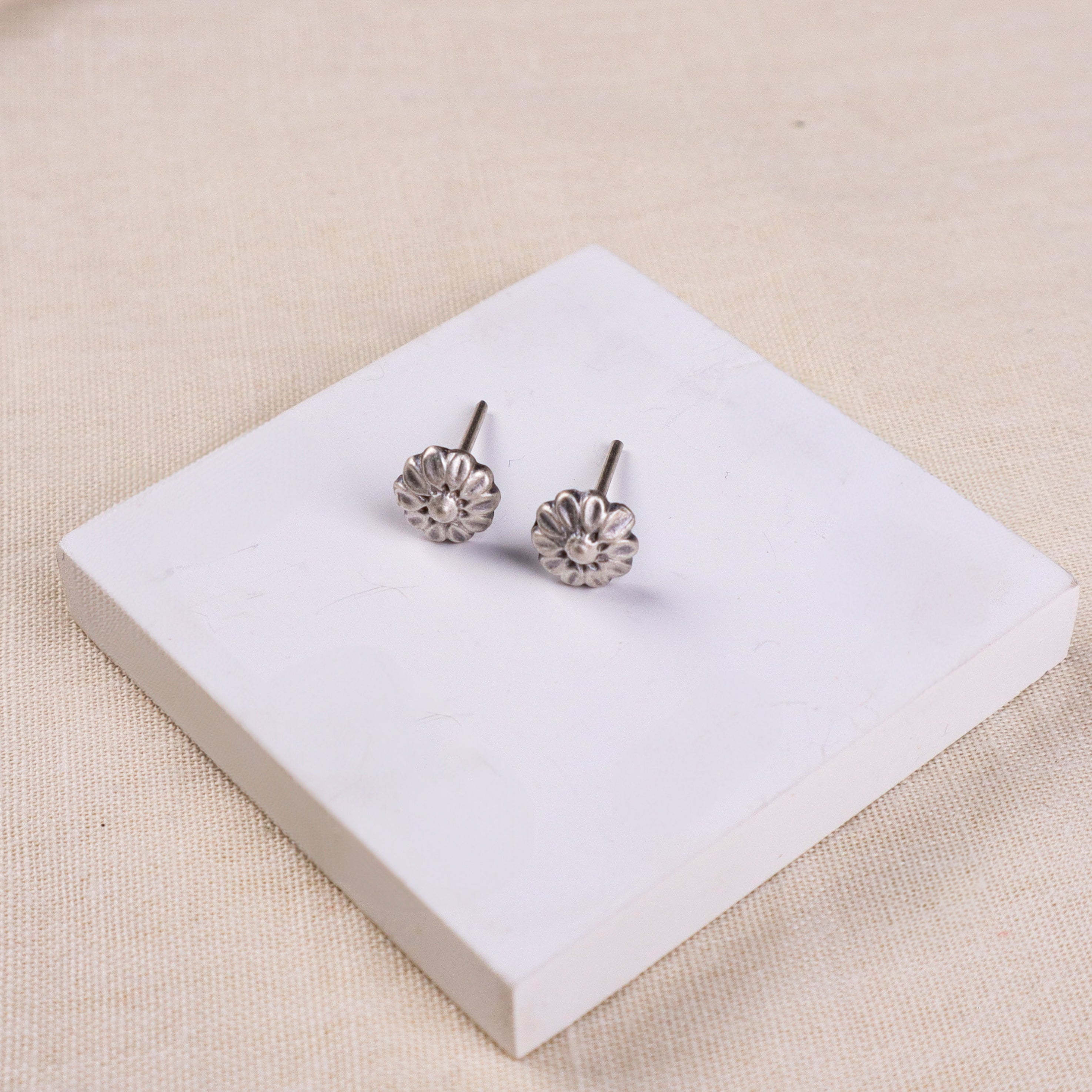 Silver Leafy Crown Stud
