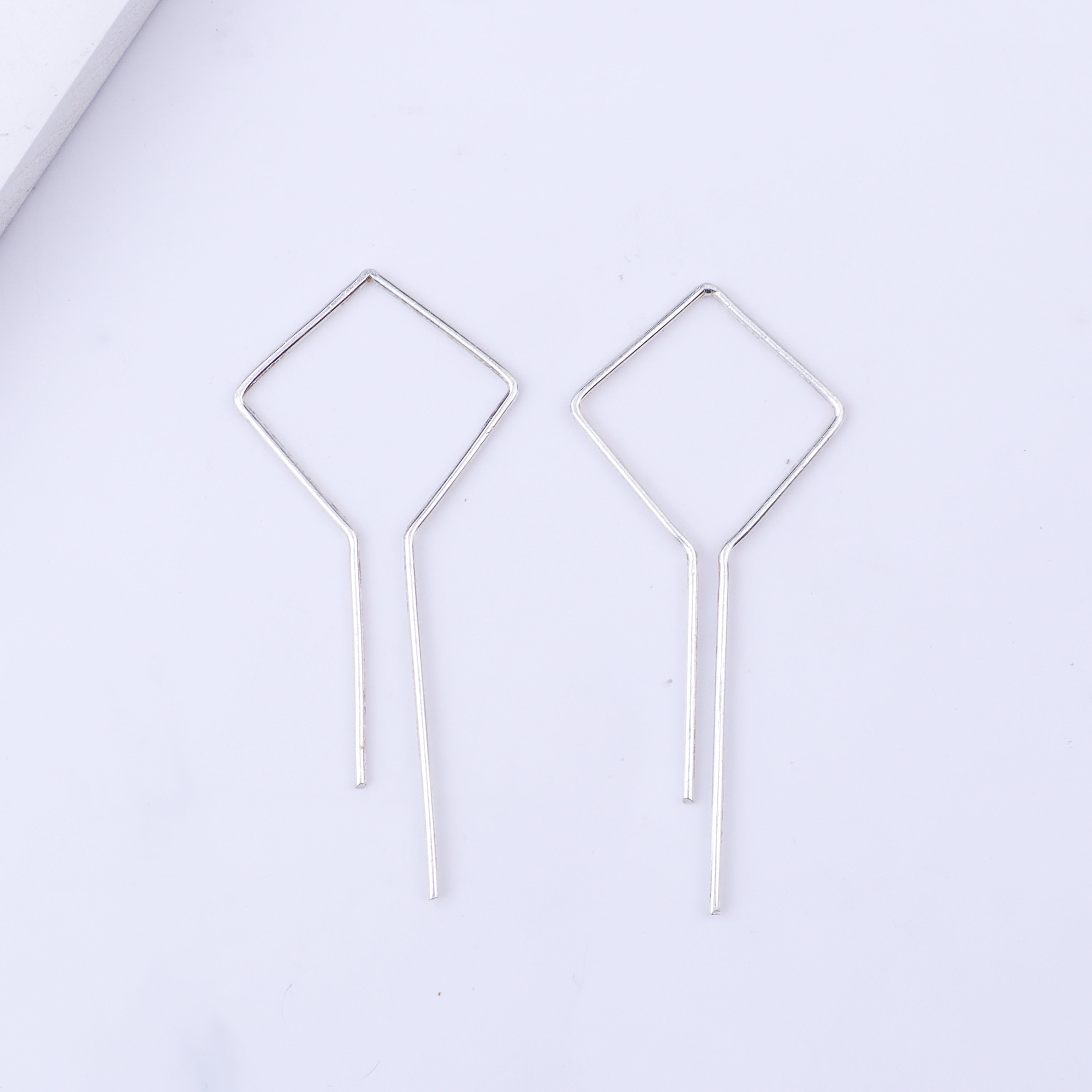 Geometric Rhombus Hoops