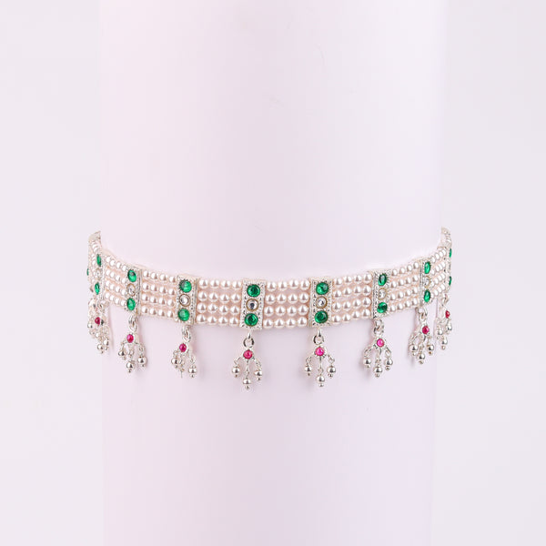 Model wearing Silver Green Stone and Pearls Chinchapeti Set