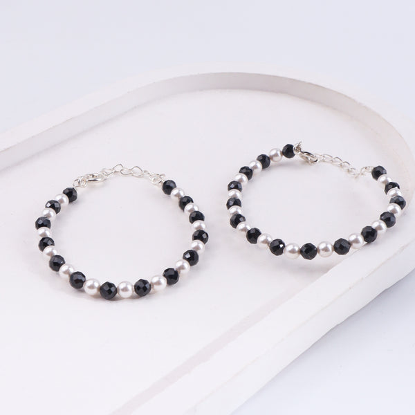 Black and white beaded bracelet
