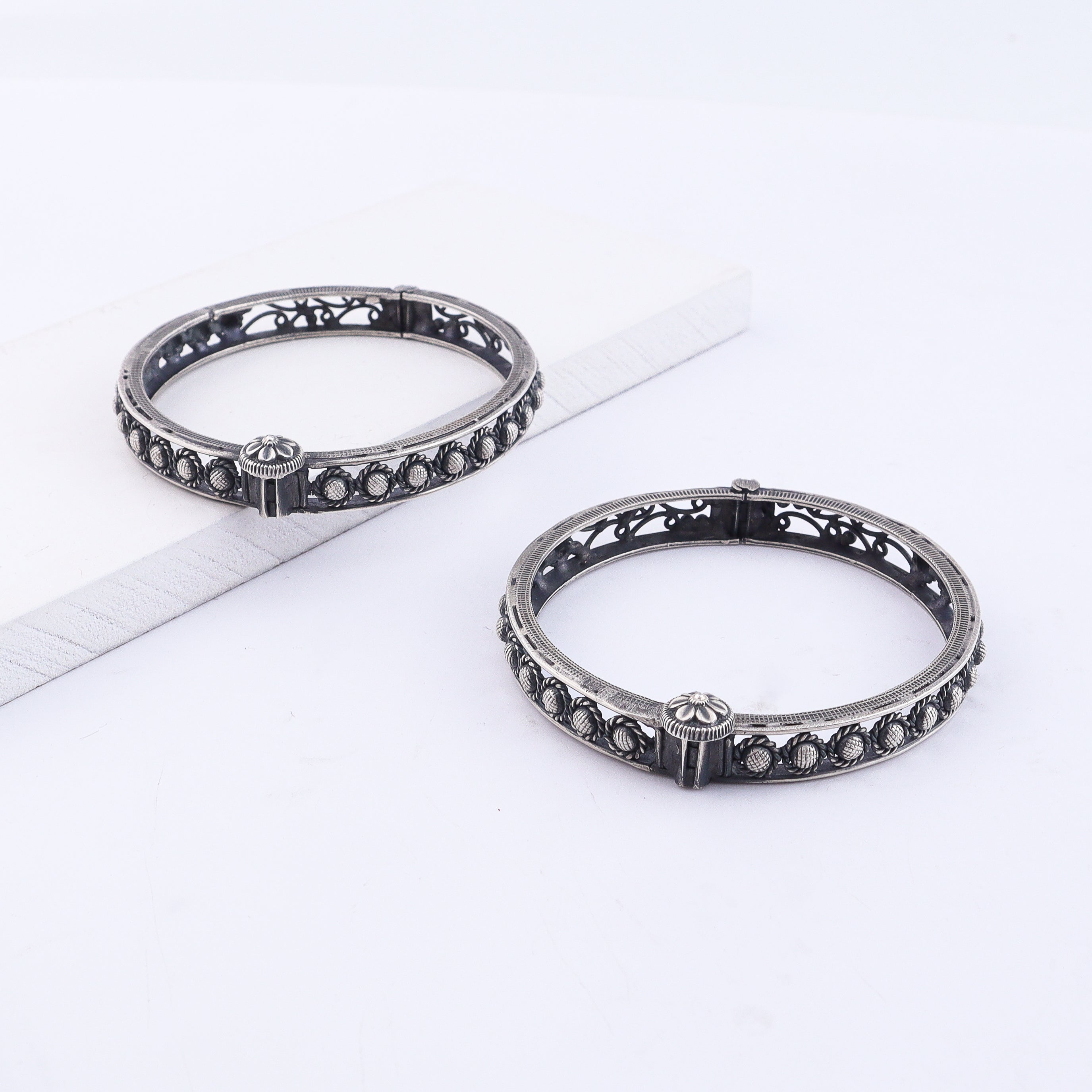 Oxidized Nakshi Bangle Pair (Openable)