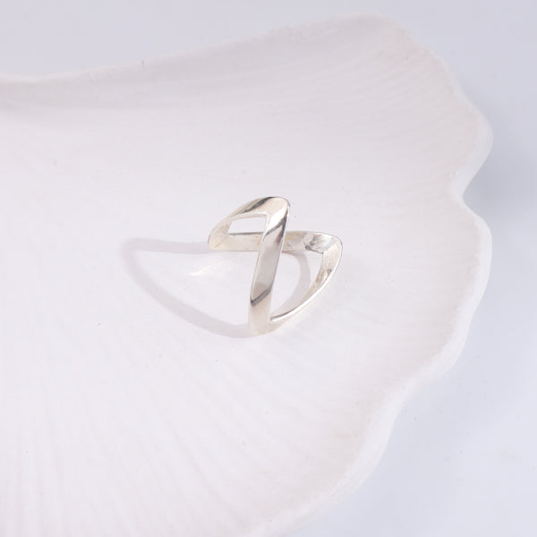 Classic Silver Ring : V