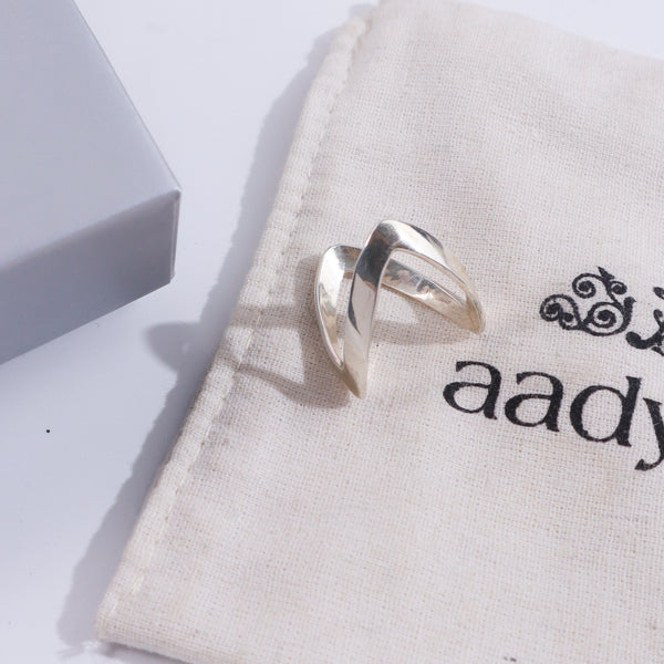 Classic Silver Ring : V
