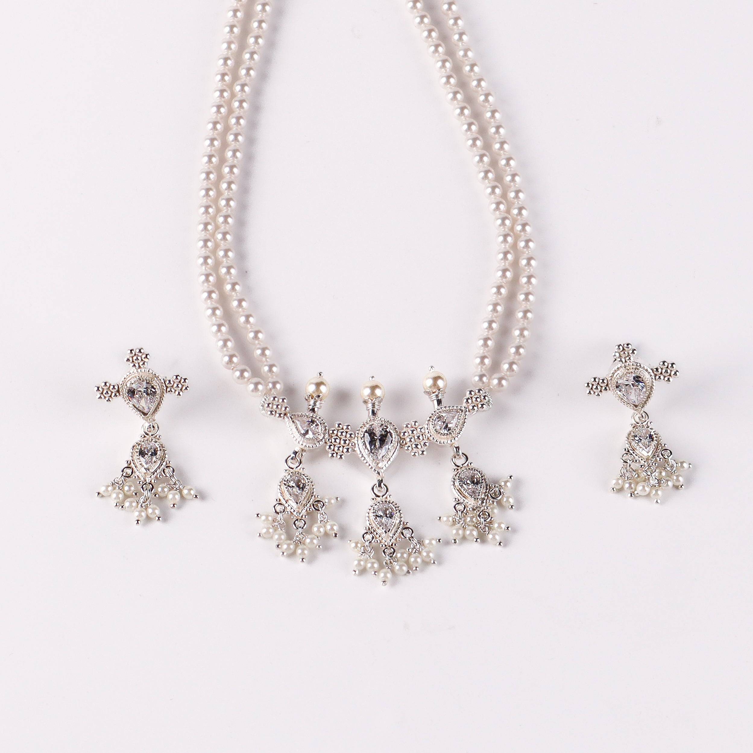 Silver CZ Kudi Tanmani Set with Pearls (3 Leaf)