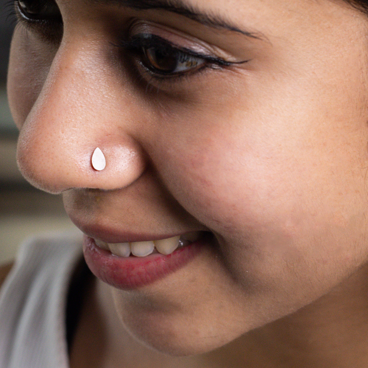 Silver Tiny Plain Drop Nose Pin