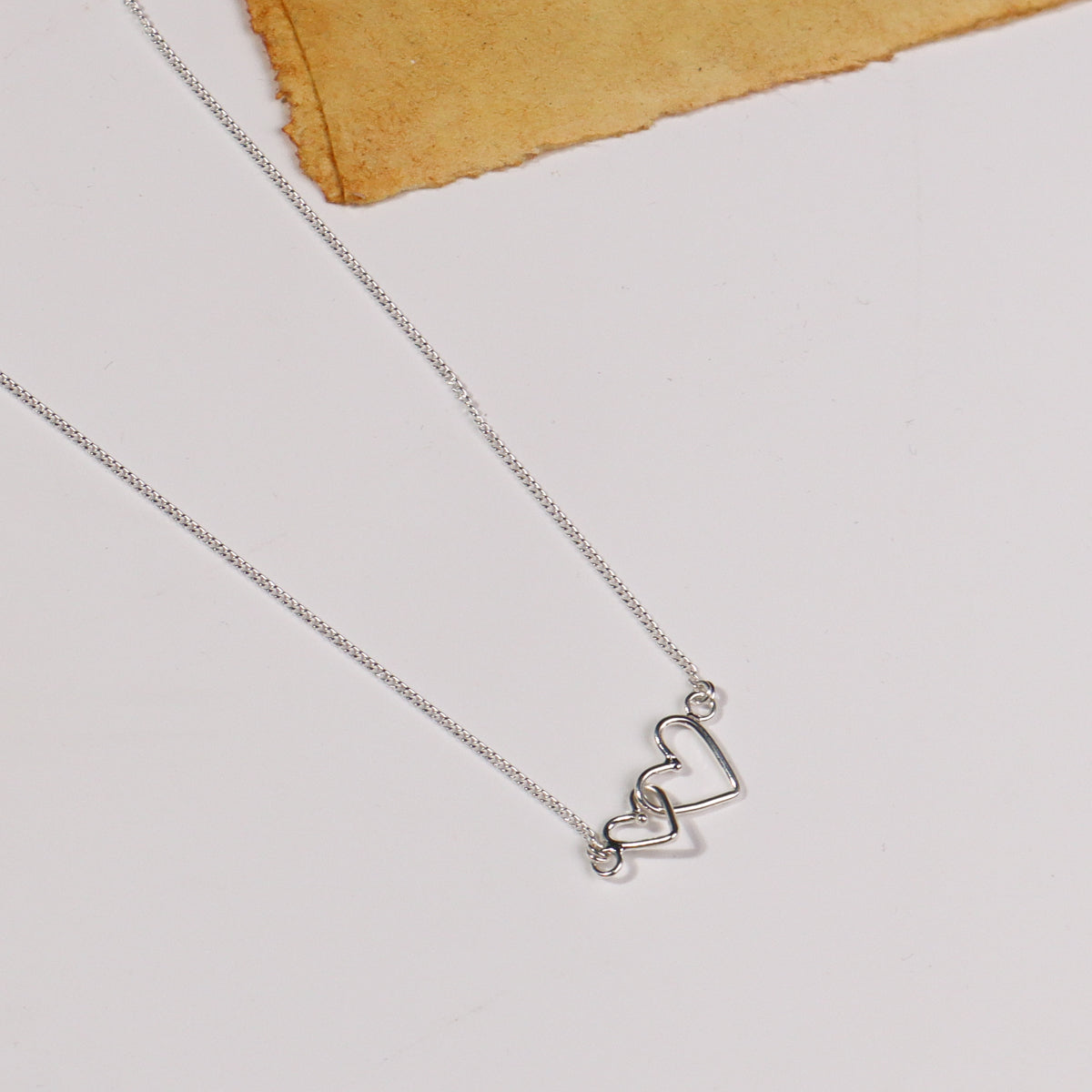 Heart Round Wire Pendant Necklace