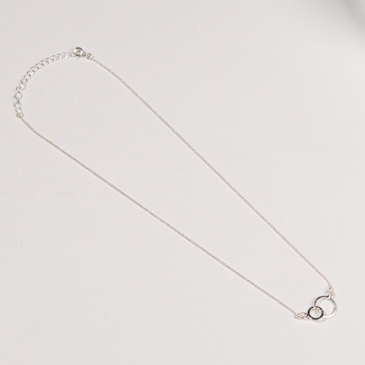 Circle Flat Wire Pendant Necklace