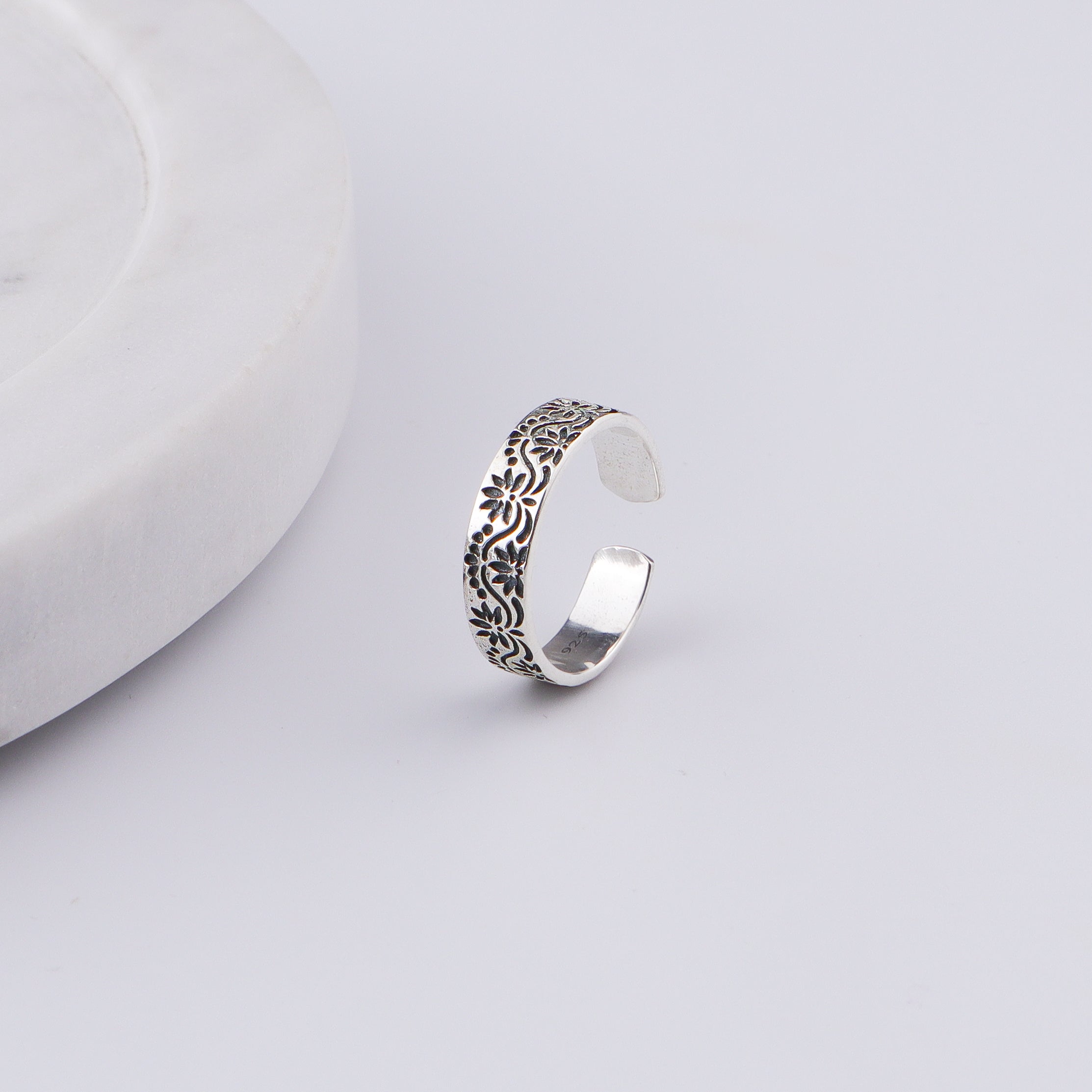 Petals Band Silver Ring
