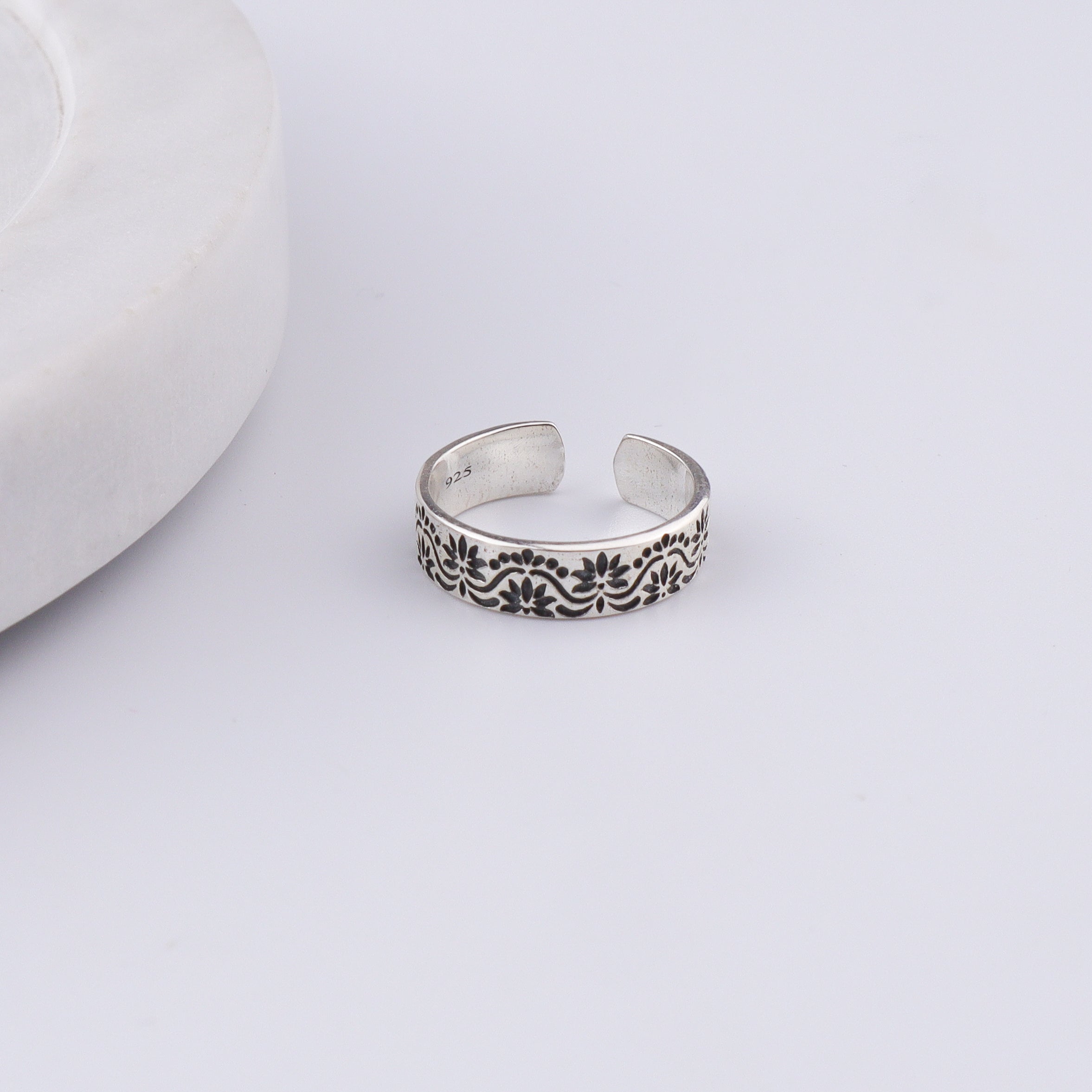 Petals Band Silver Ring