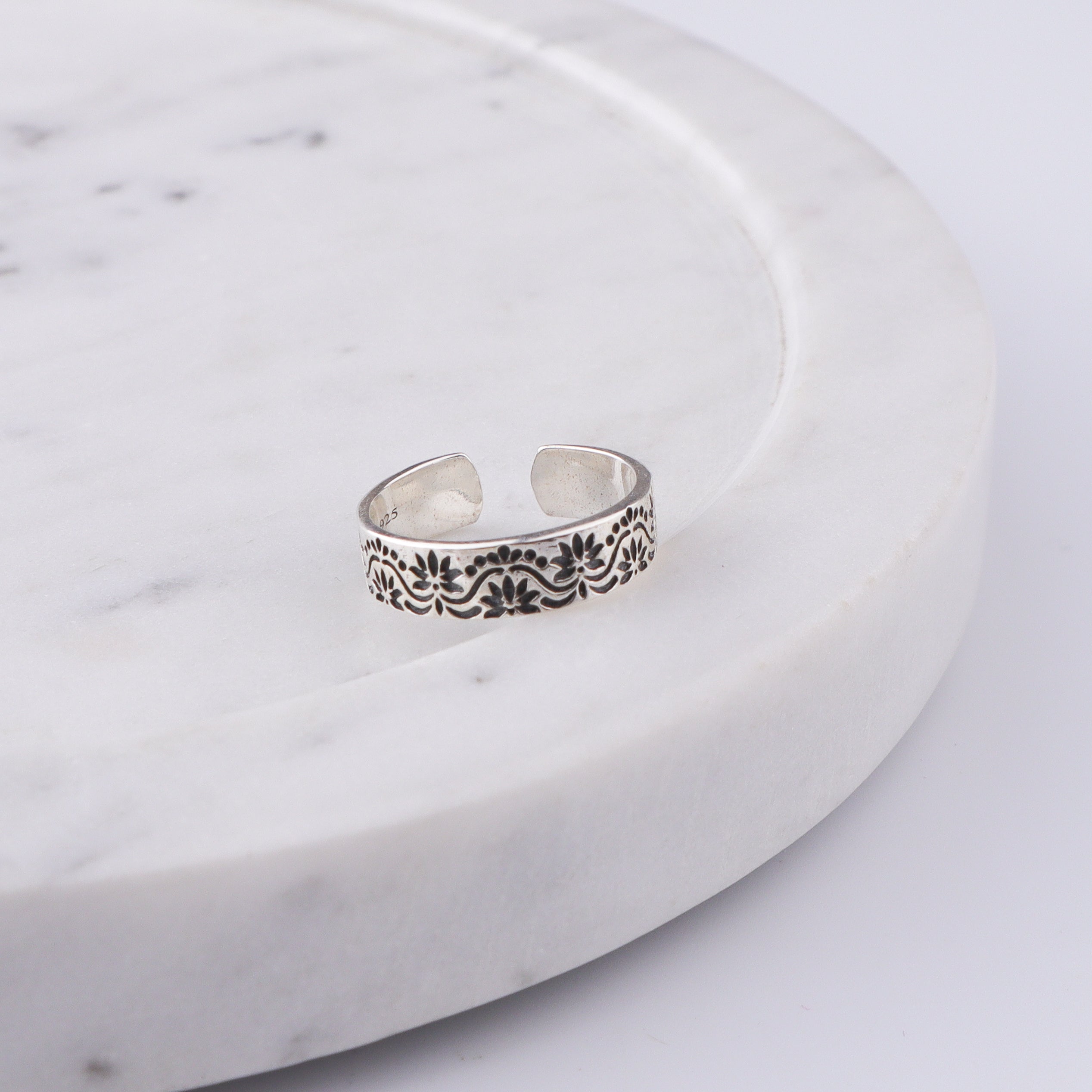 Petals Band Silver Ring