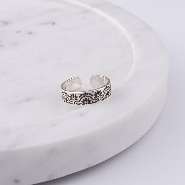 Petals Band Silver Ring
