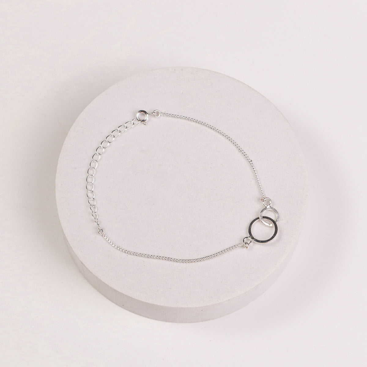 Circle Flat Wire Bracelet