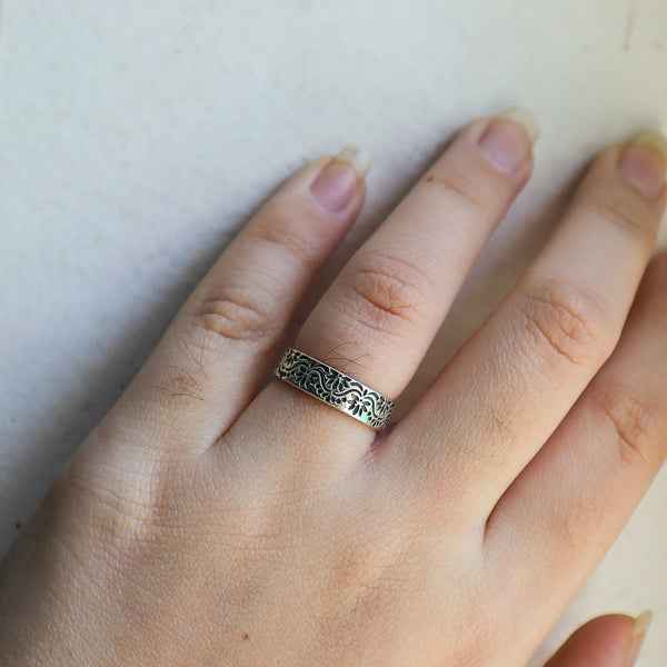 Petals Band Silver Ring