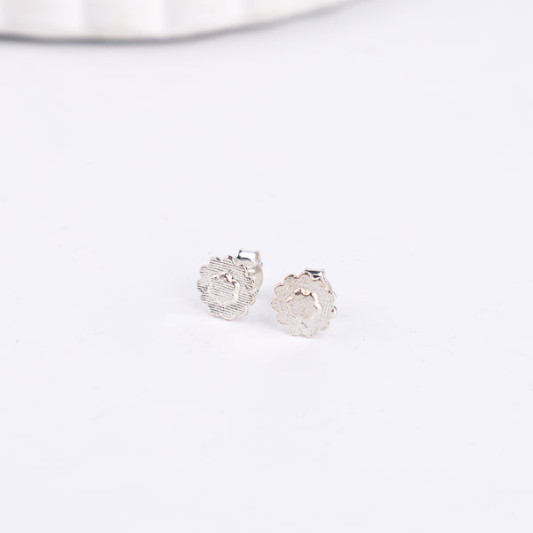 Silver Saaj Motif Earring Small : ताईत (Taait)