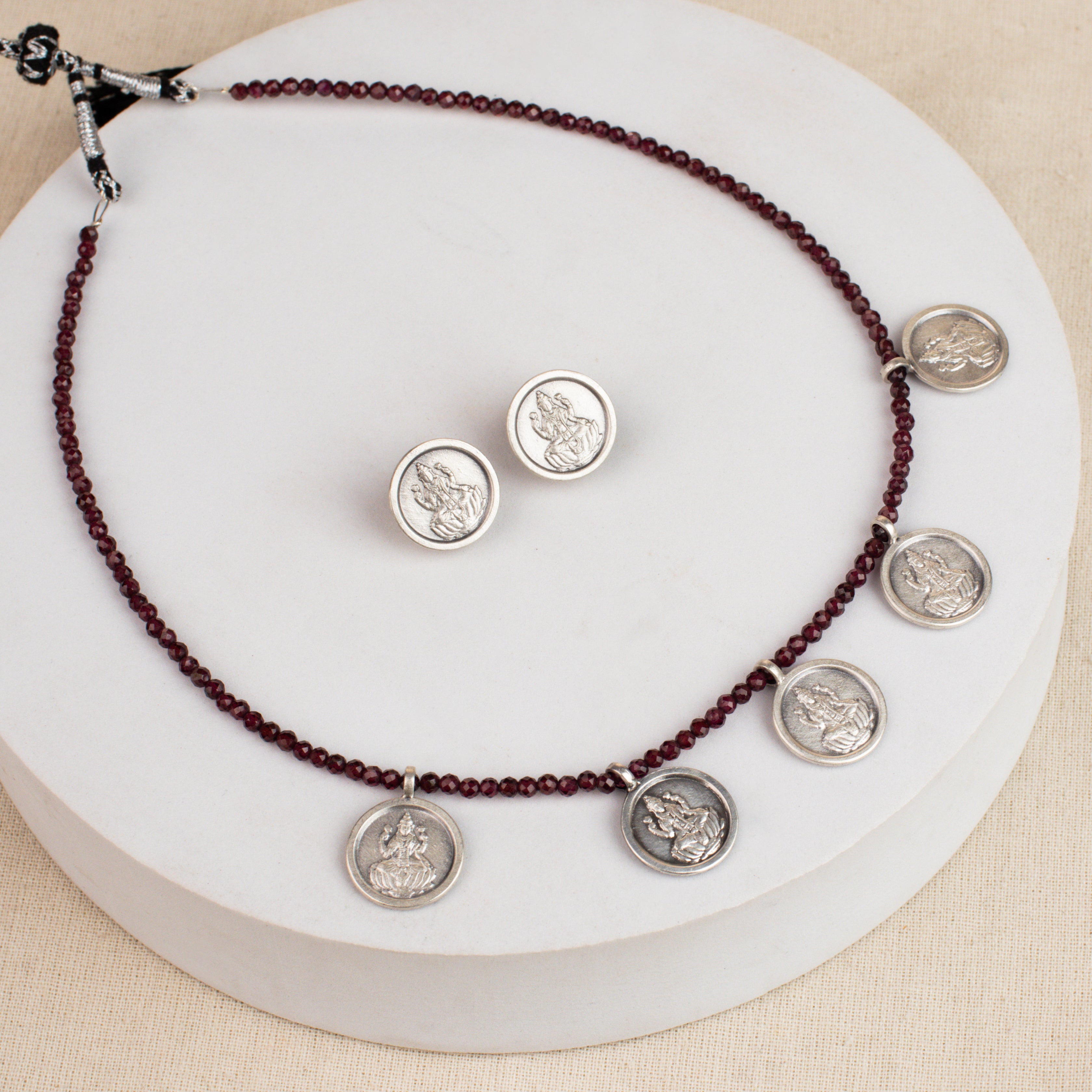 Garnet Silver Putali Haar Set