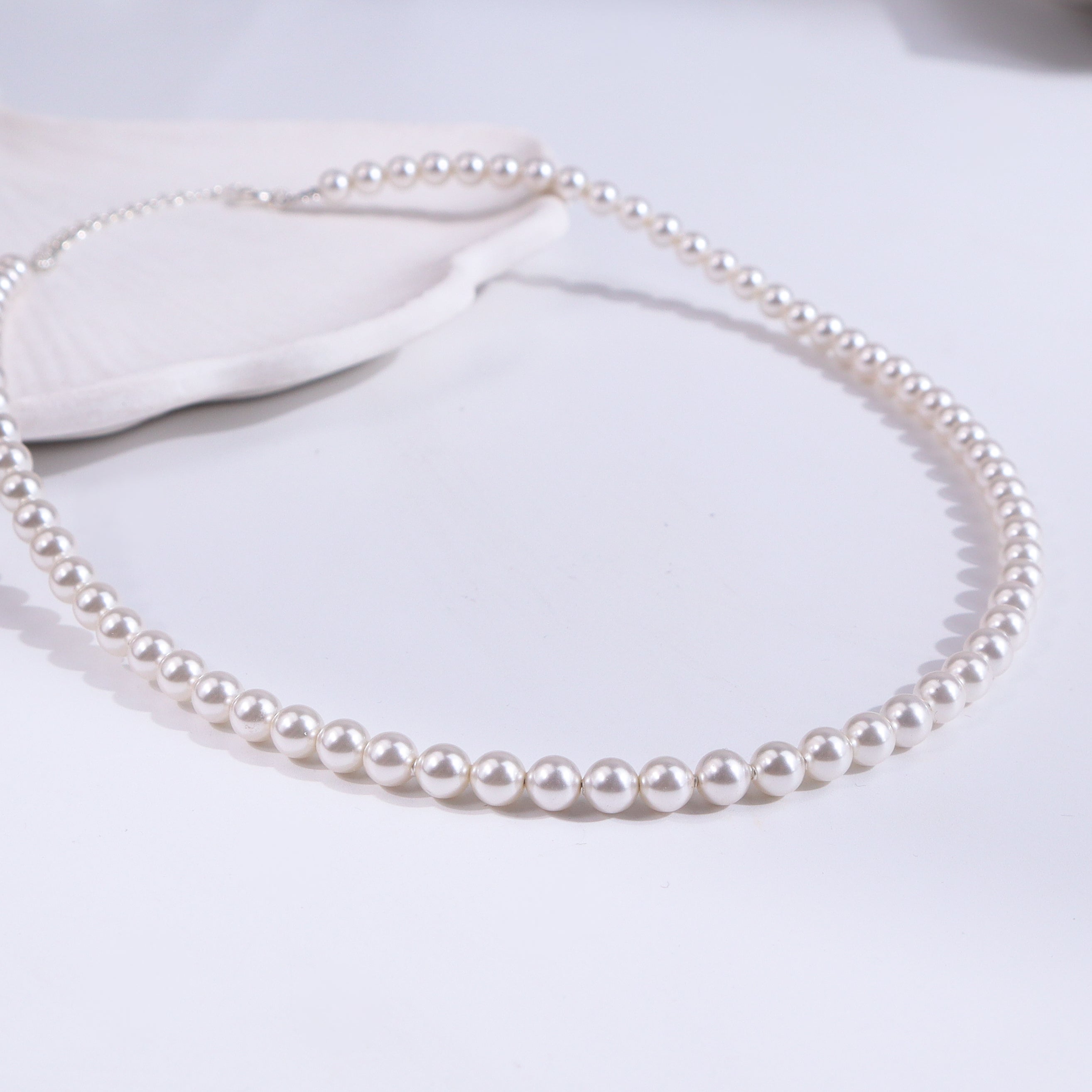 Cream Pearl Beaded Necklace (5 mm)