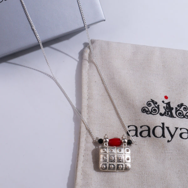 Silver Saaj Motif Mangalsutra: ताईत (Taait)