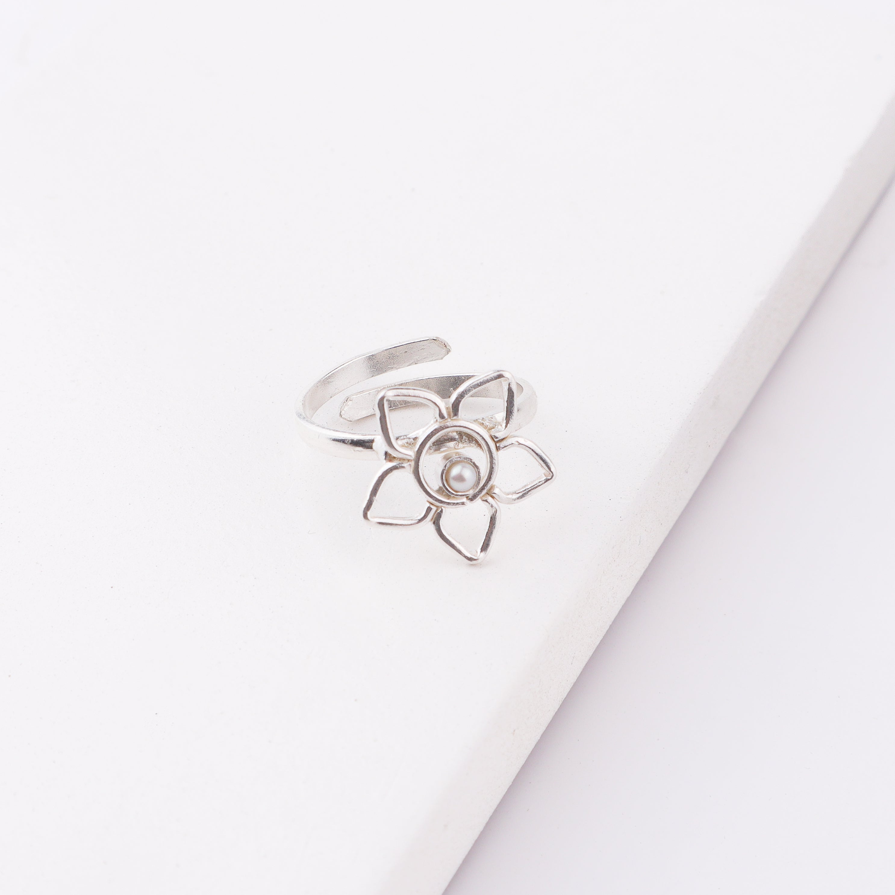 Sliver Flower and Pearl Ring