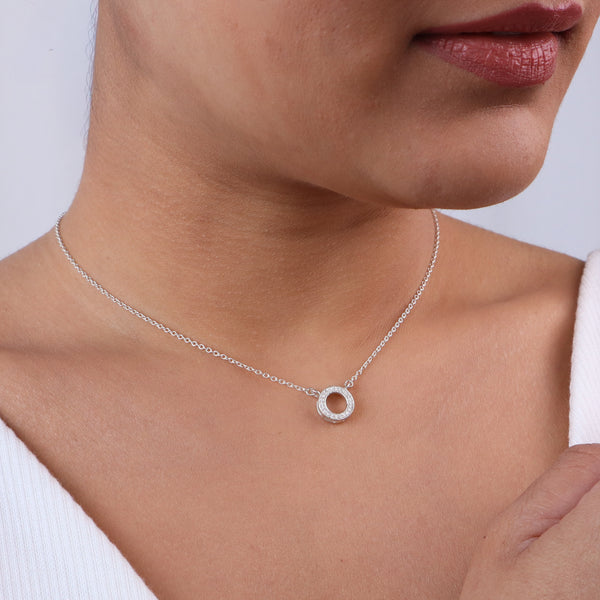 Round cubic zirconia silver pendant necklace detailing