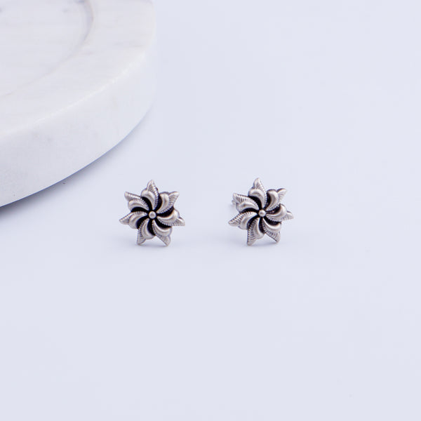 Prajakta Studs