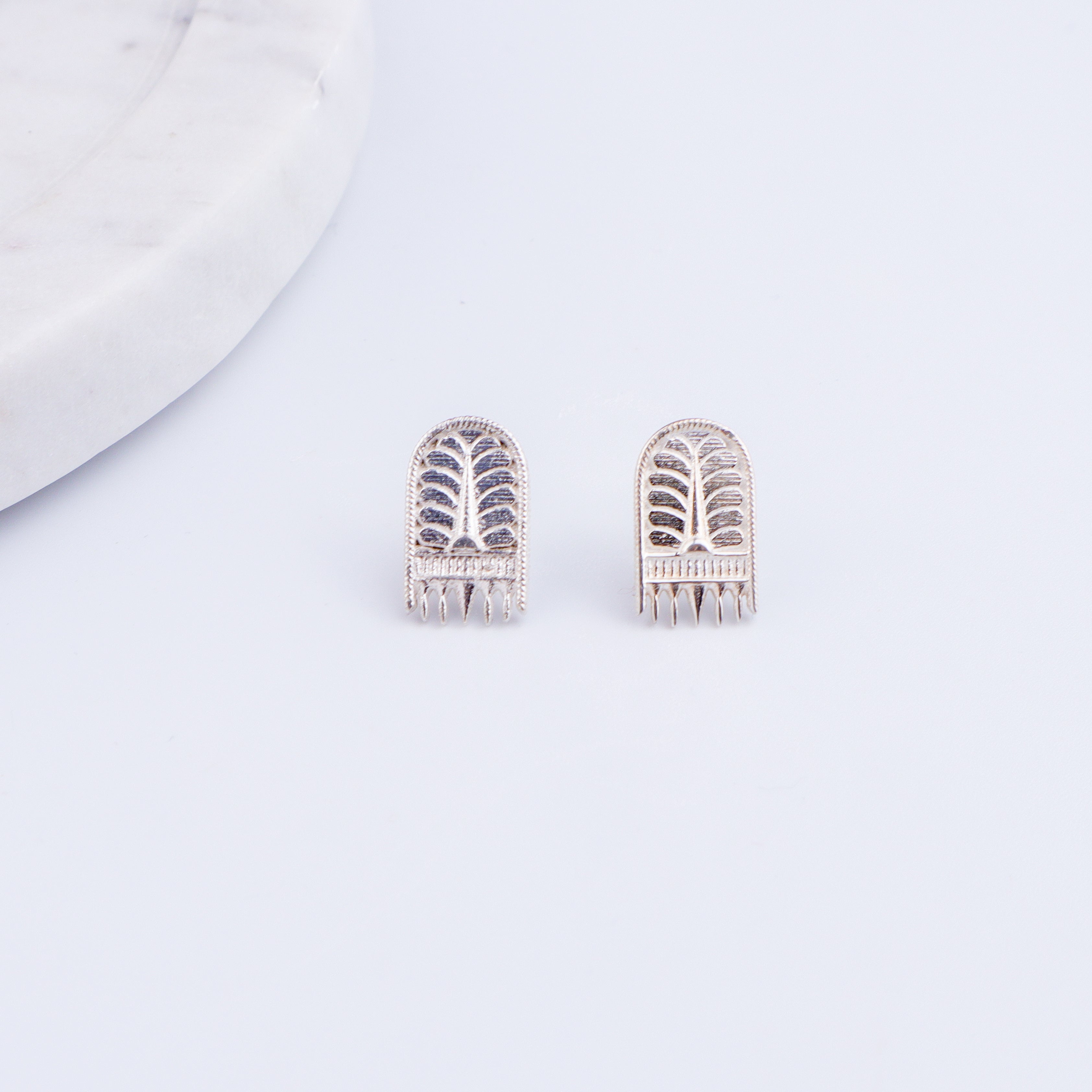 Silver Saaj Motif Earring Small: ताळी (Taali)