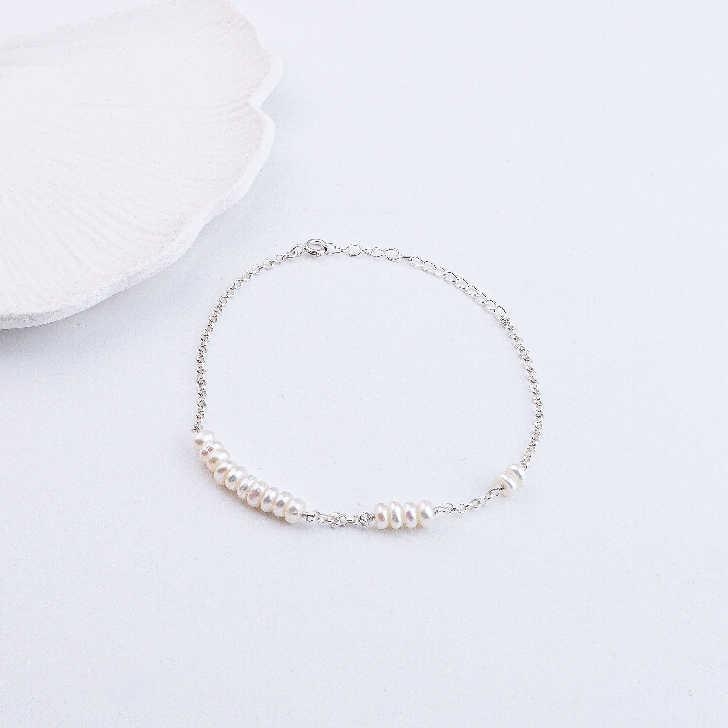 Pearl silver anklet close-up