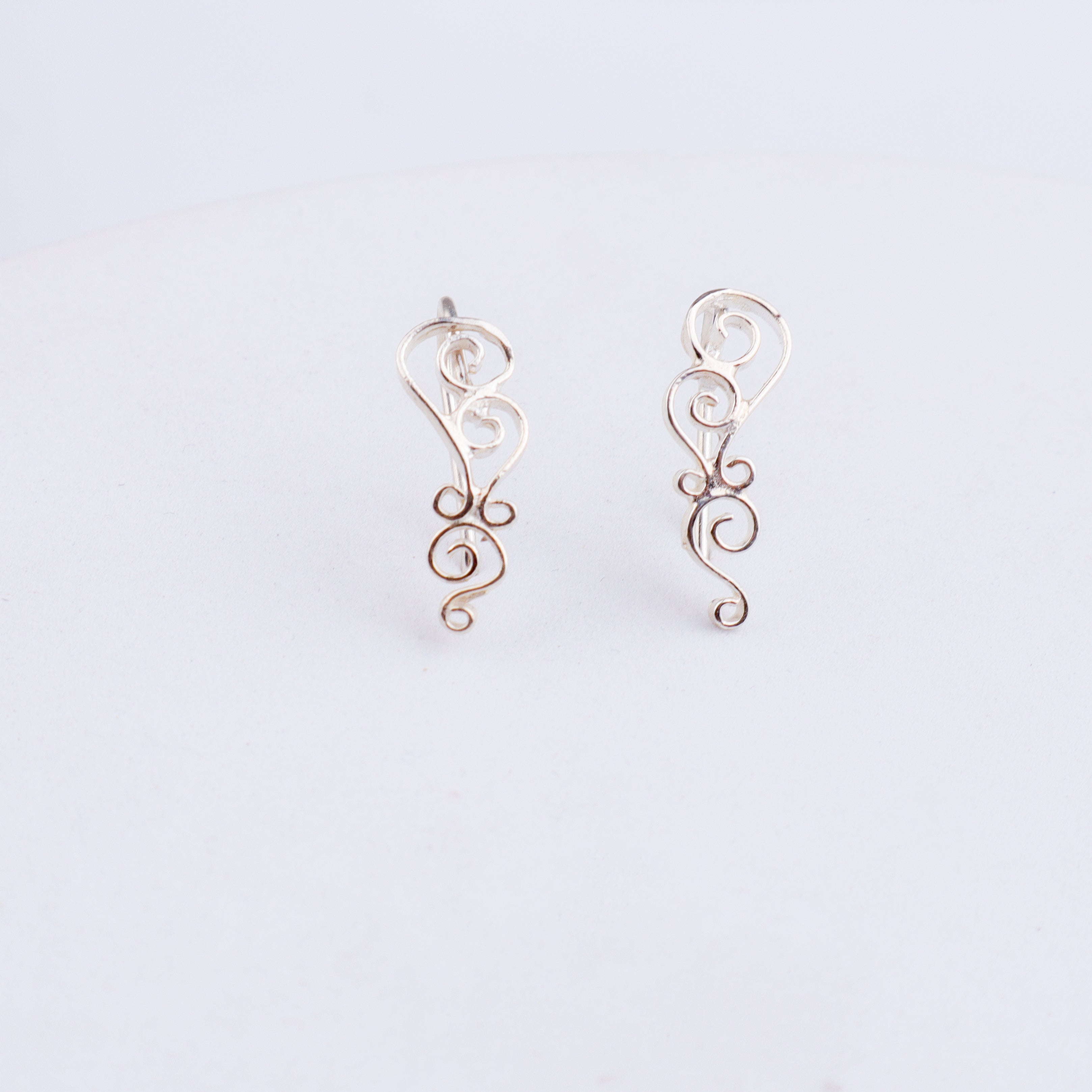 Signature Aadyaa Earcuff