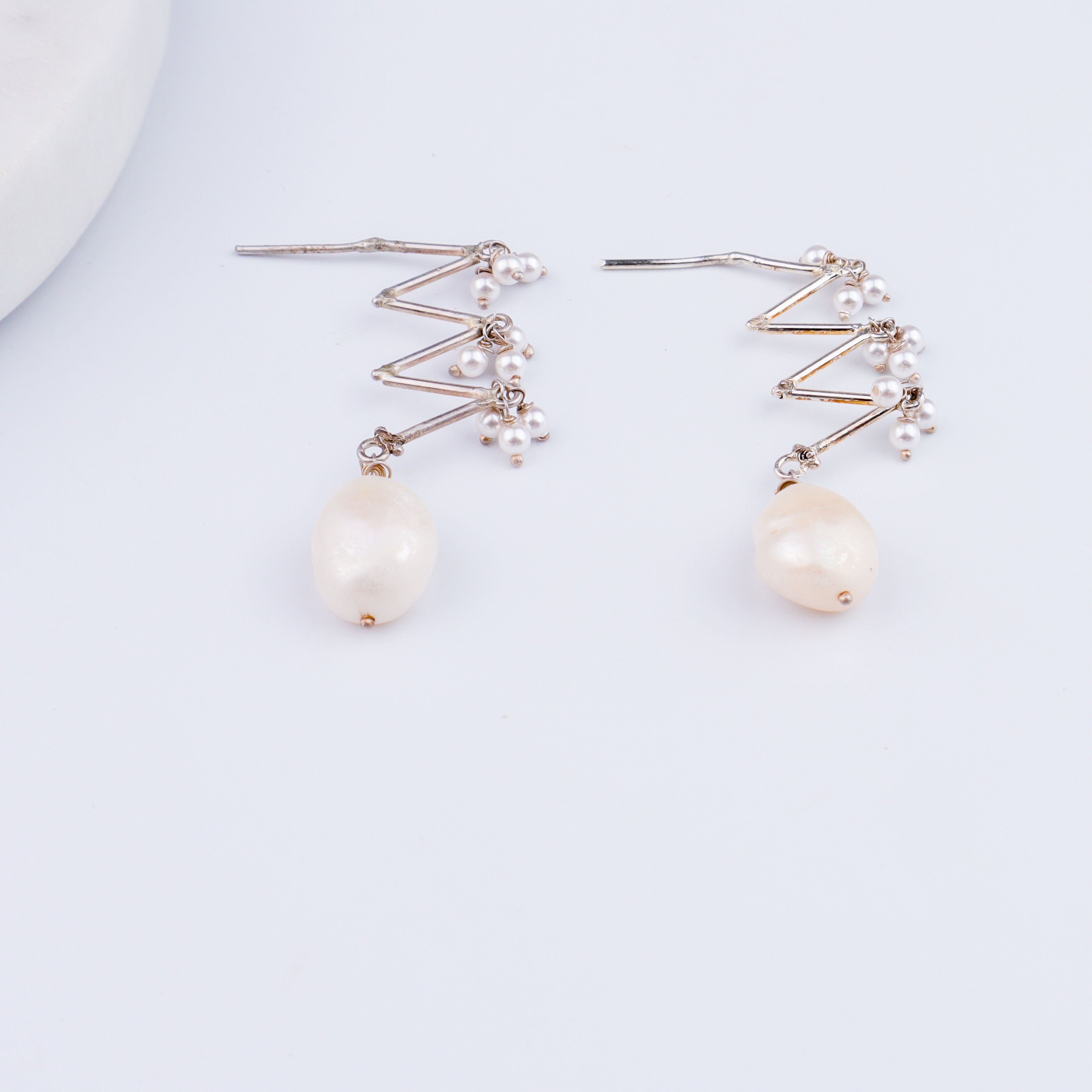 Silver Pearl Zig Zag Earring