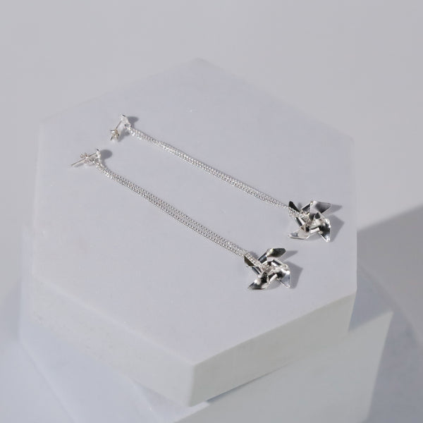 Pinwheel Chain - Fold Earring ( Shiny Silver Earring )