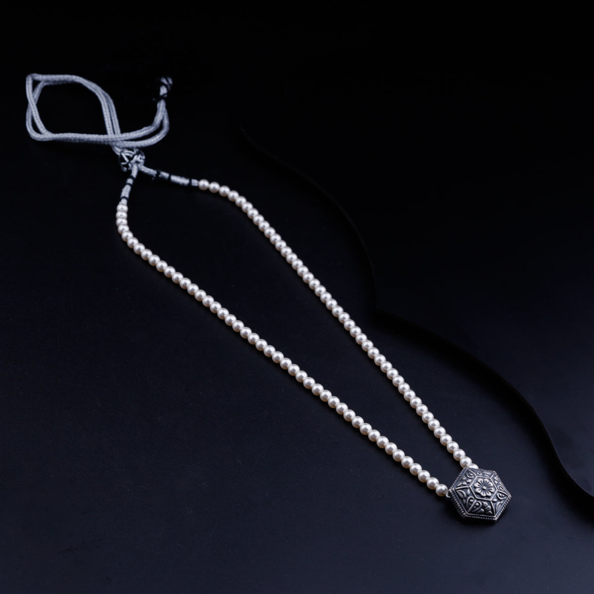 Silver Khidrapur Motif Pearl Neckalce