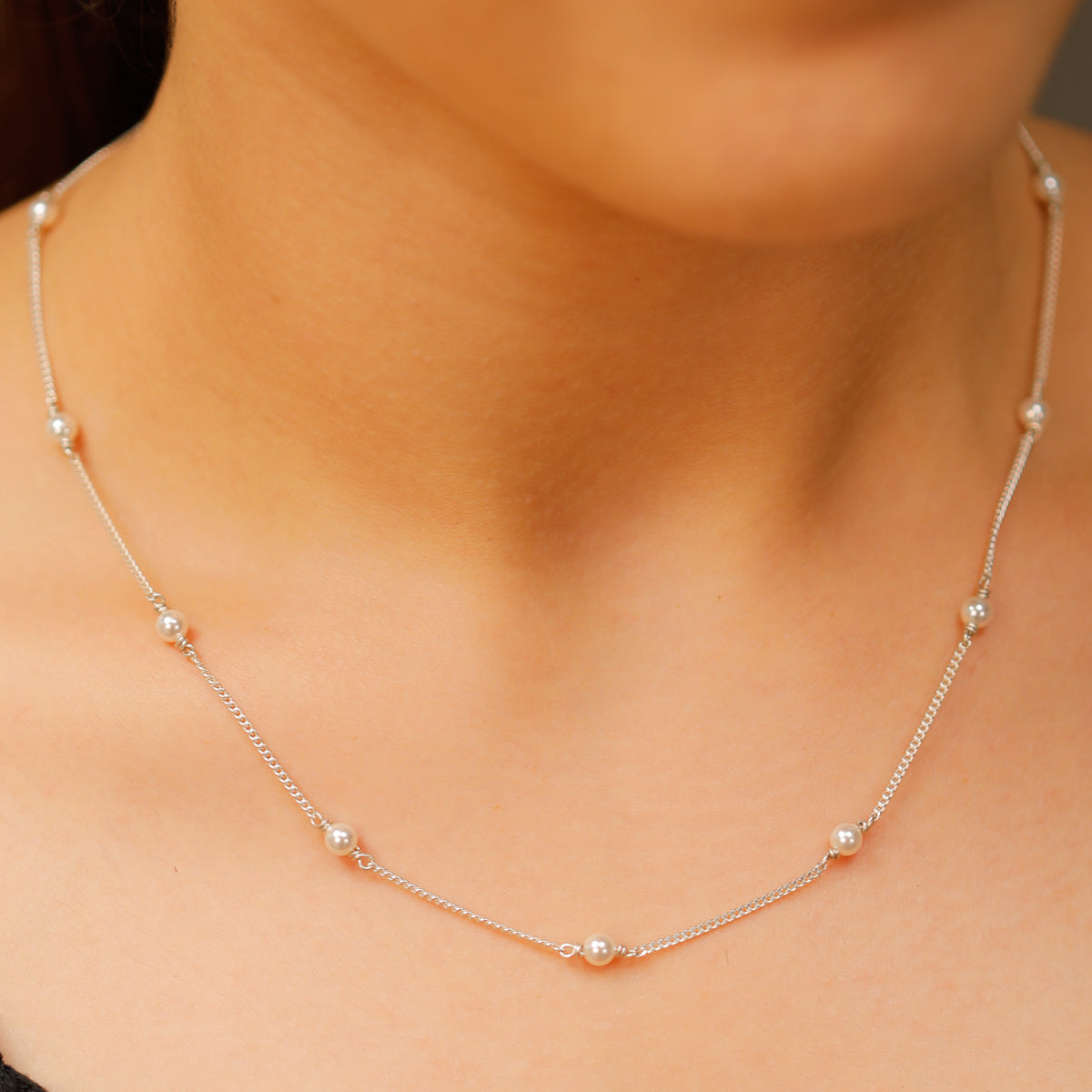 Classic Pearl Chain (White Pearls)