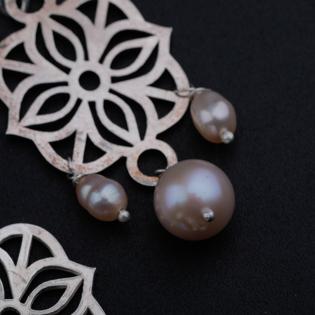 Silver Filigree Dangler Earring with Pearls