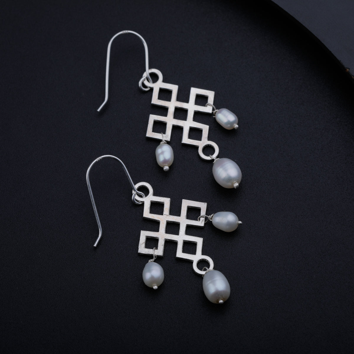 Silver Filigree Dangler Earring with Peal