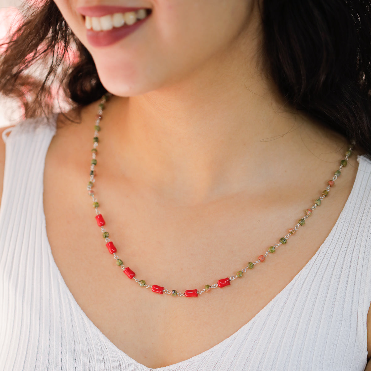 Unakite and Coral Tulips Silver Necklace (24 Inch)