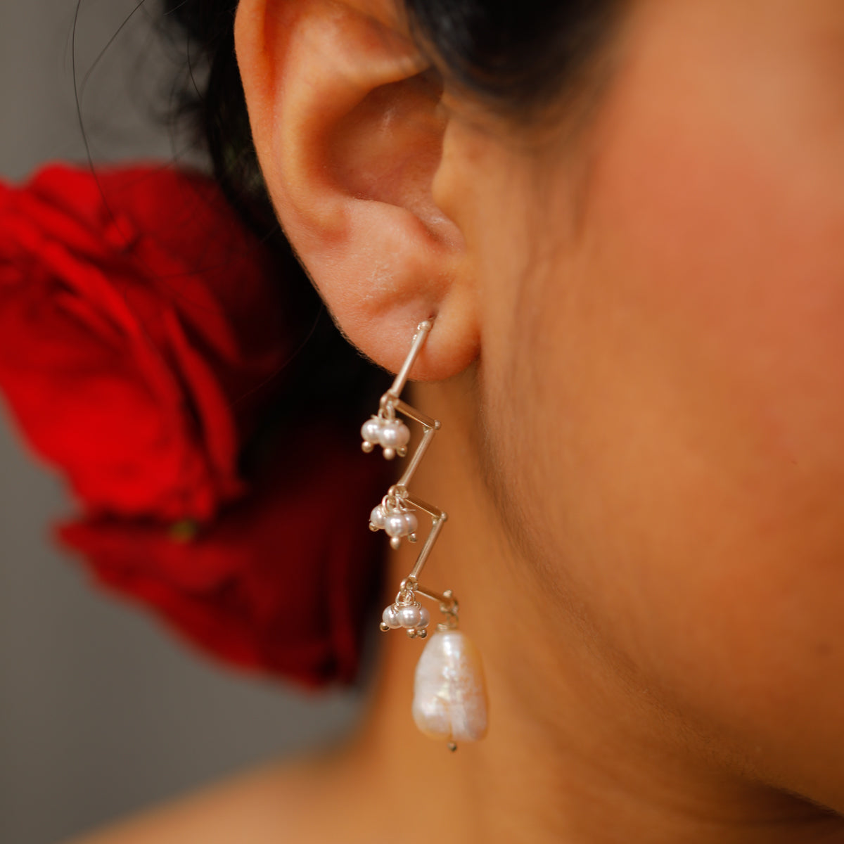 Silver Pearl Zig Zag Earring