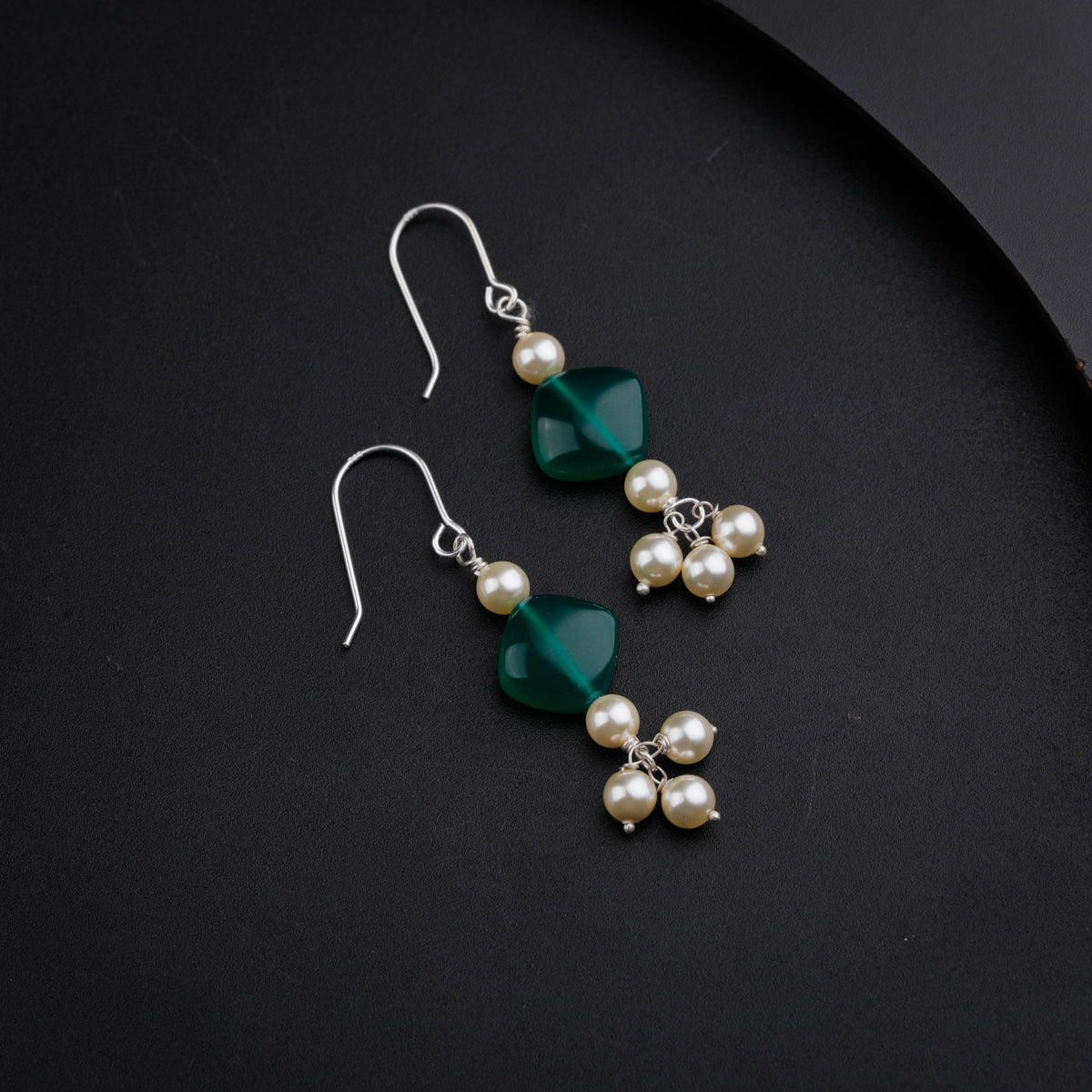 Silver Dangler Earring with Green Onyx and Pearls