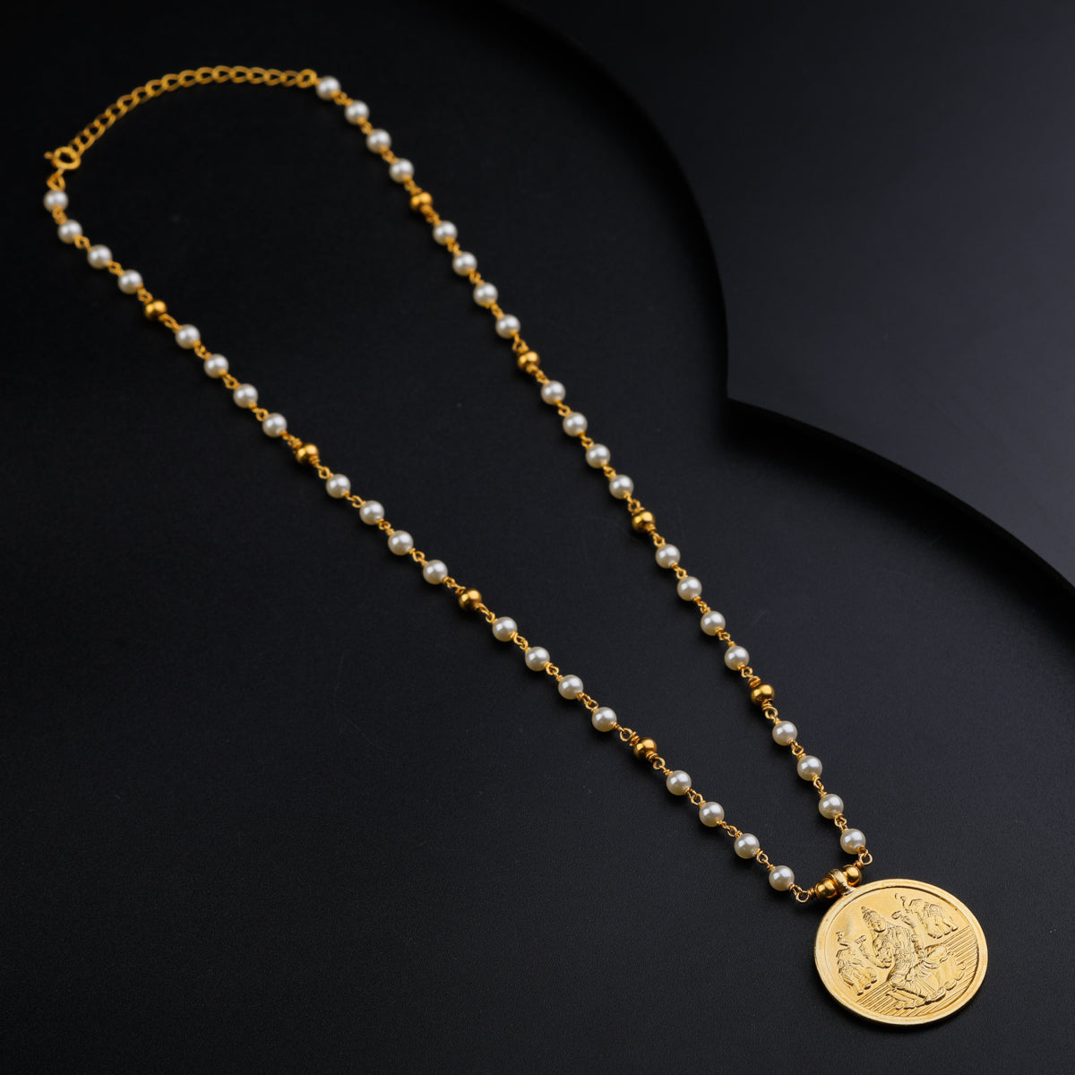 Coin Putali Pendant Necklace with Pearls (Gold Plated)