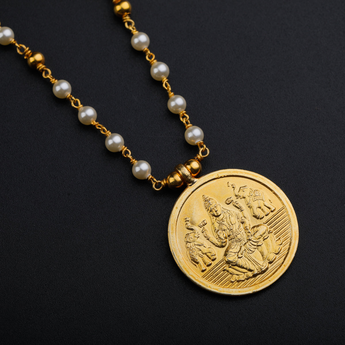 Coin Putali Pendant Necklace with Pearls (Gold Plated)