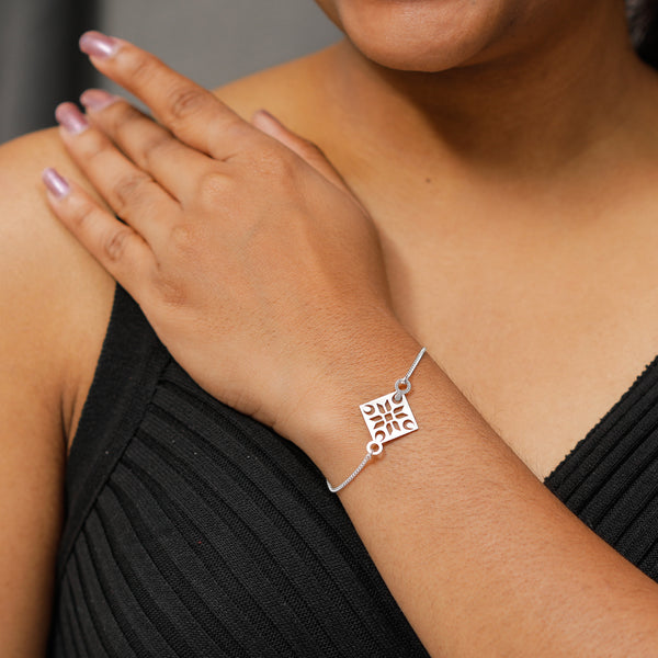 Silver Lazercut Pendant Bracelet