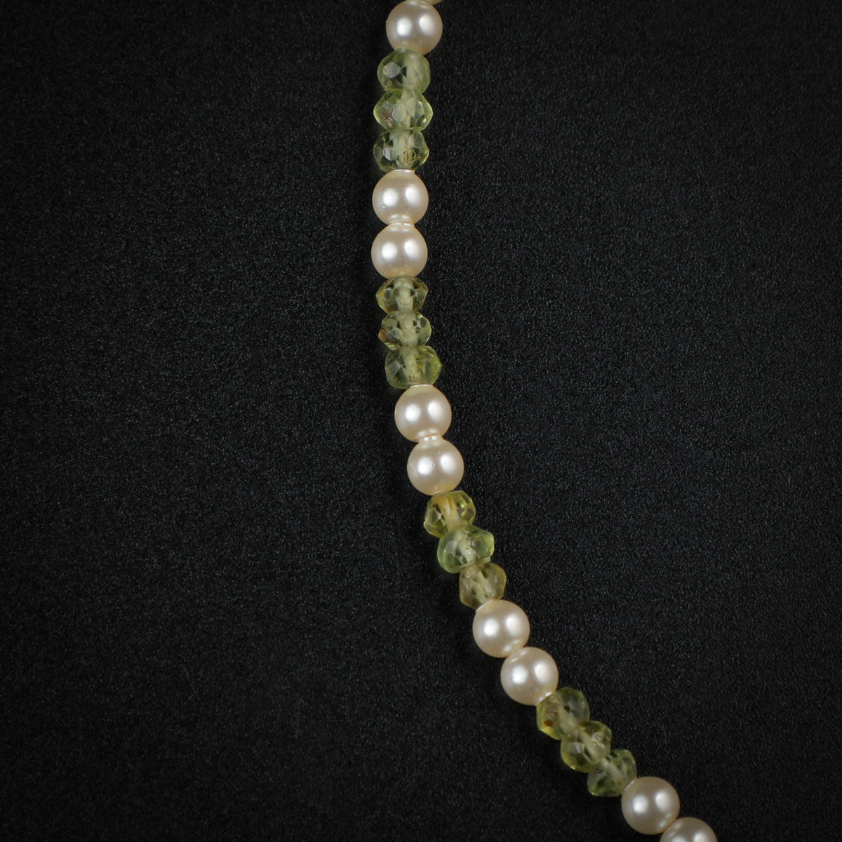 Peridot and Creamy Pearls Anklet with Lotus Motif