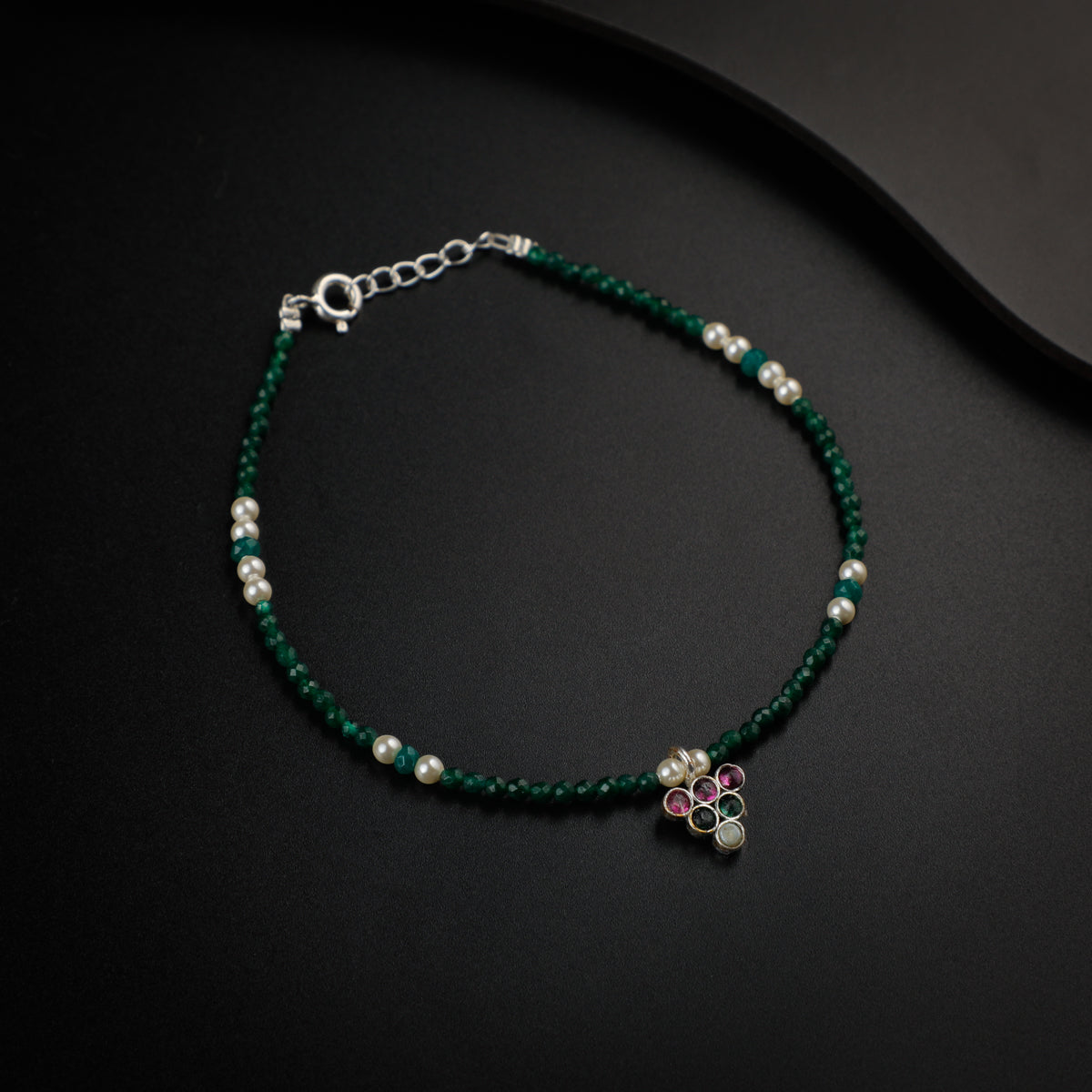 Green Onyx and Creamy Pearls Silver Anklet with Inverted Triangle Motif